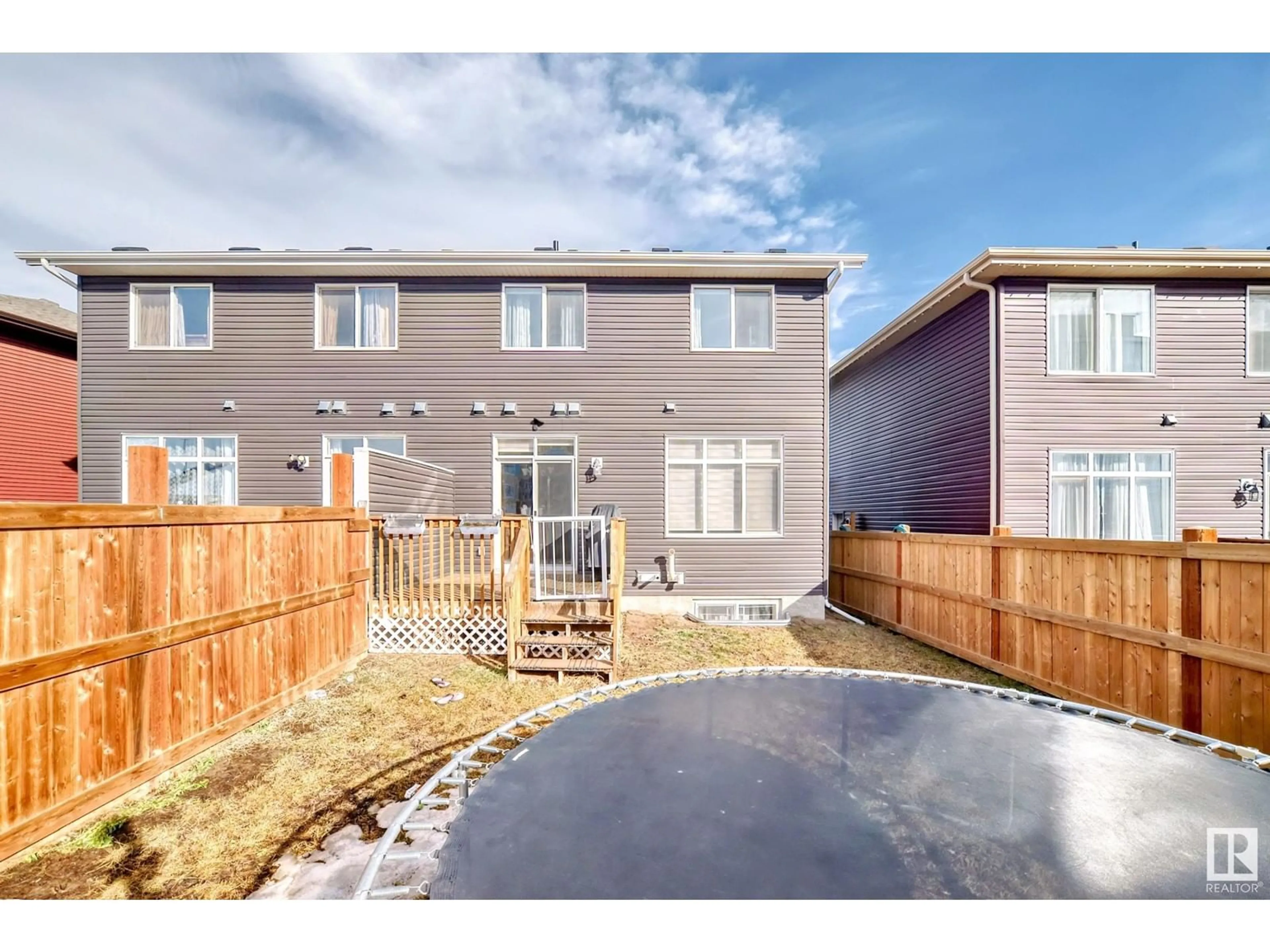 A pic from outside/outdoor area/front of a property/back of a property/a pic from drone, street for 1401 ERKER CR NW, Edmonton Alberta T6M2N5