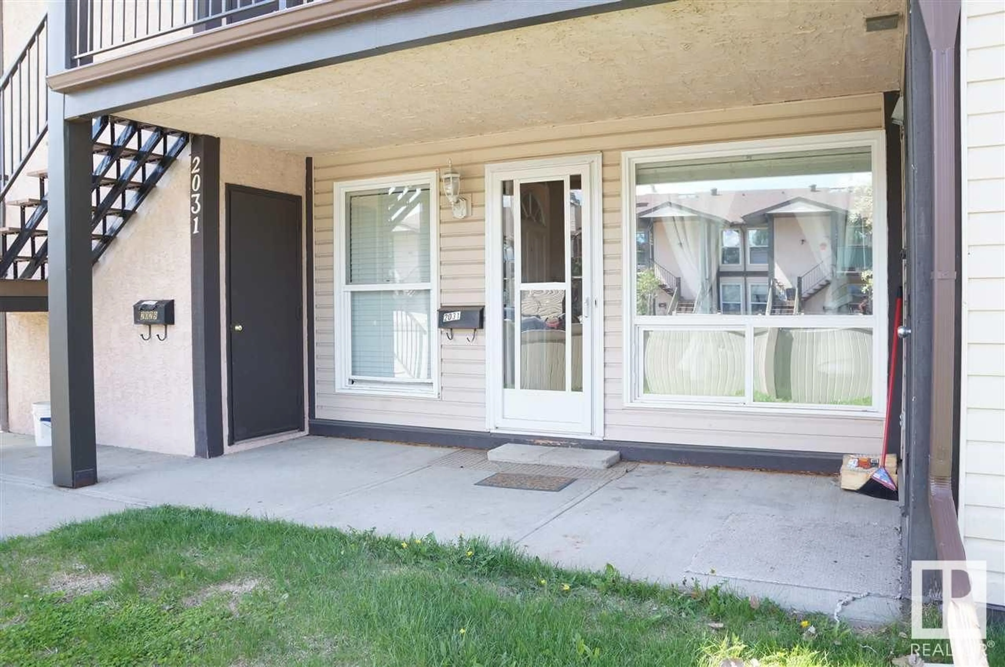 Patio, street for 2031 SADDLEBACK RD NW, Edmonton Alberta T6J4T4