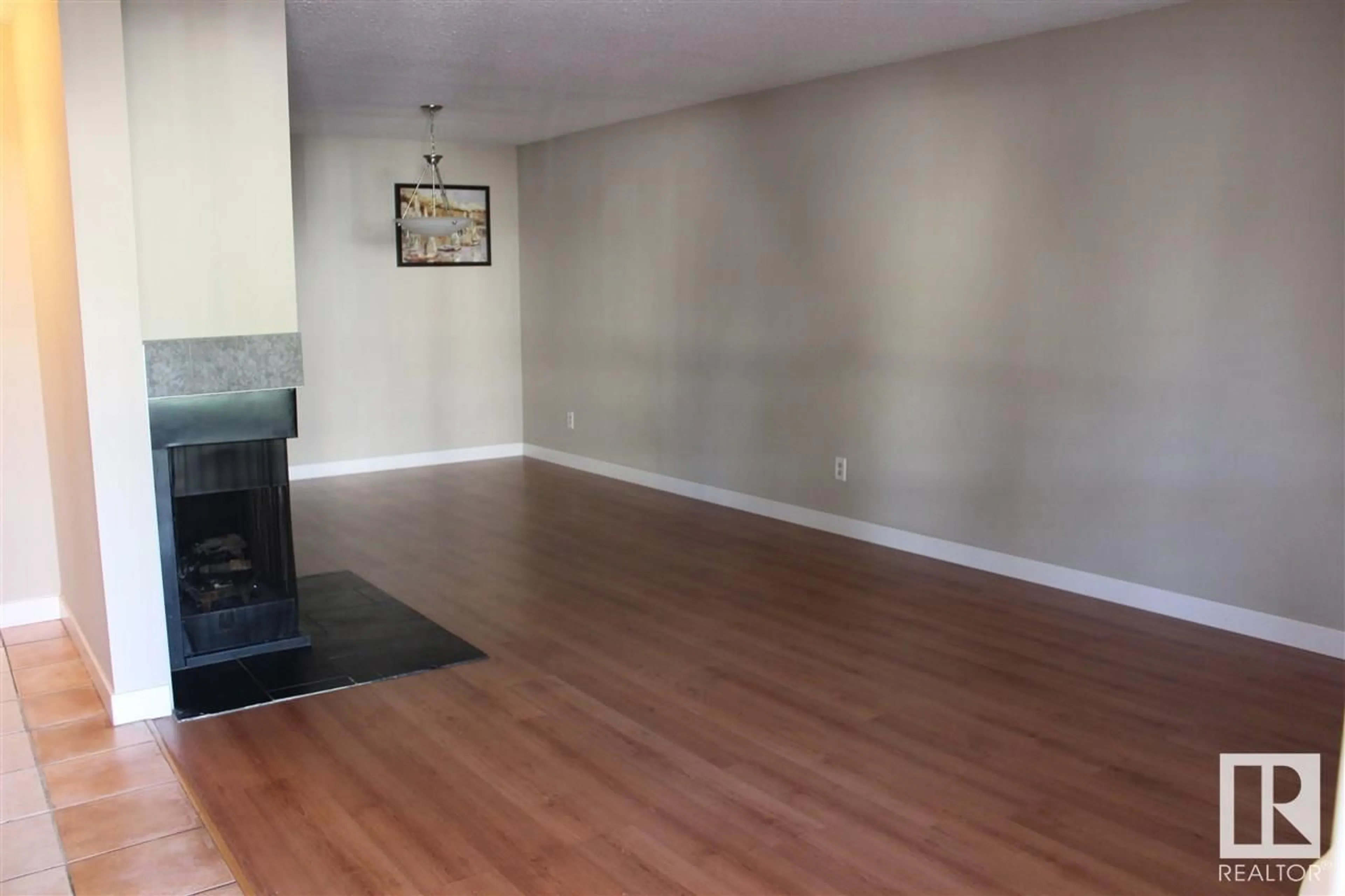 A pic of a room for 2031 SADDLEBACK RD NW, Edmonton Alberta T6J4T4