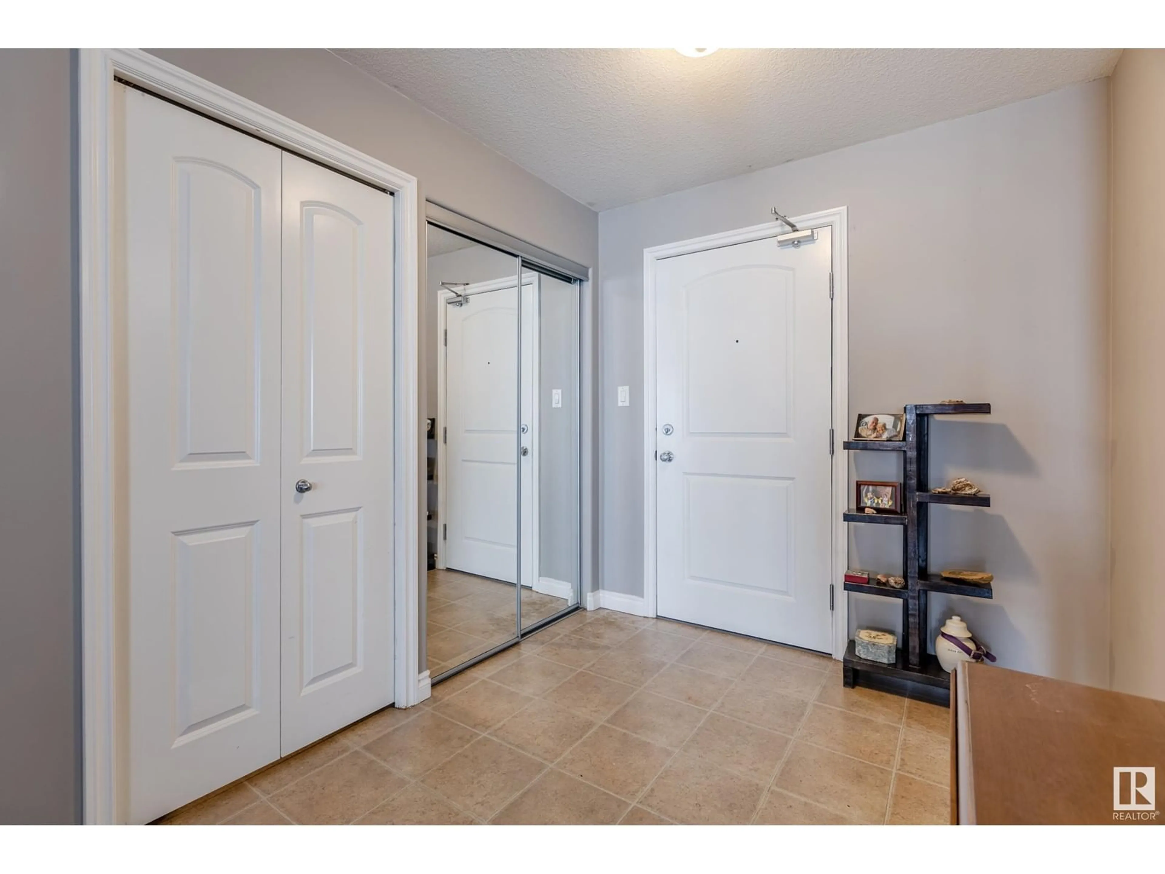 Indoor entryway for #322 9910 107 ST, Morinville Alberta T8R0A3