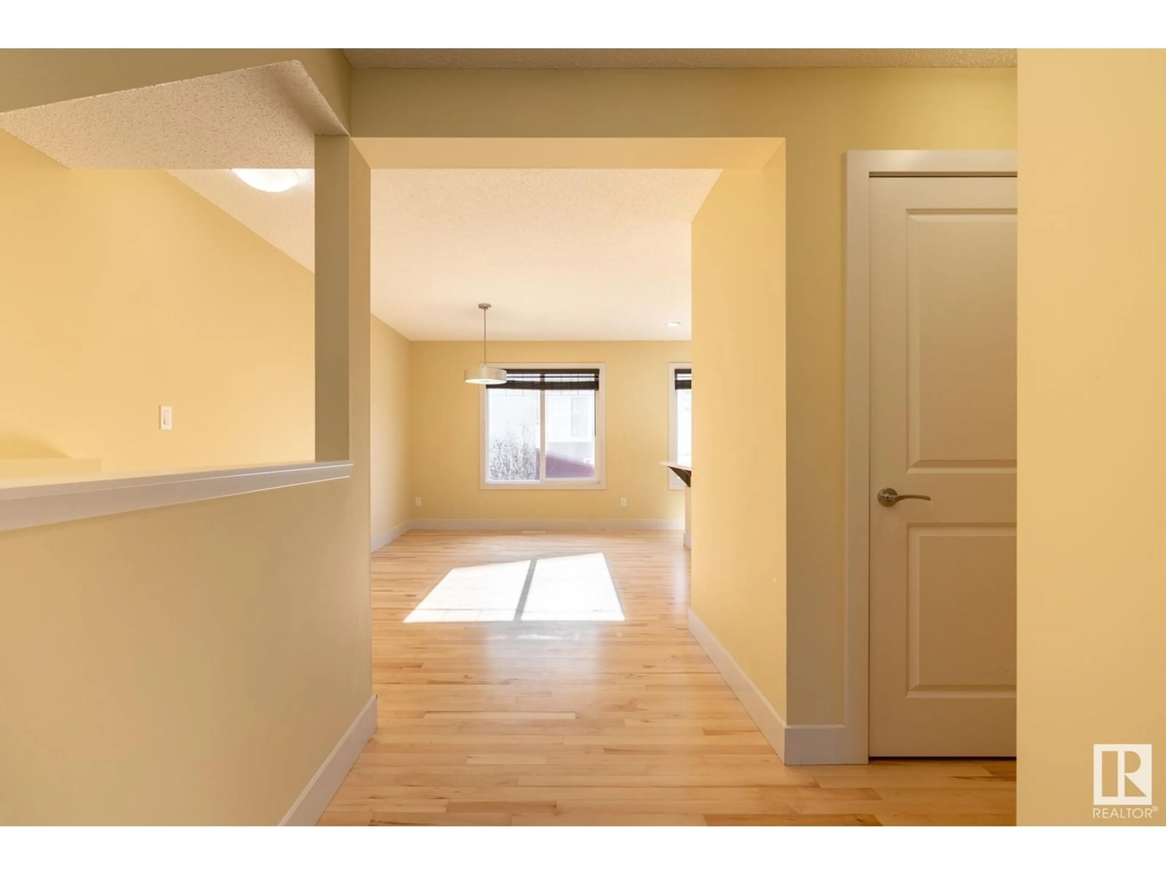 Indoor entryway for #30 2922 MAPLE WY NW, Edmonton Alberta T6T1A5