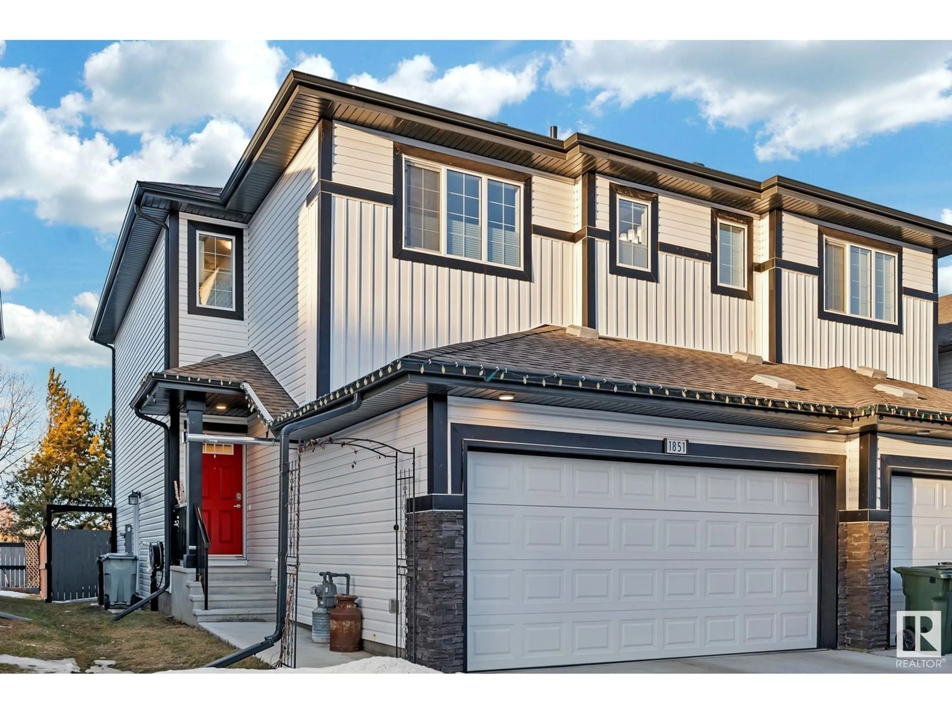 Home with vinyl exterior material, street for 1851 WESTERRA LO, Stony Plain Alberta T7Z0B3