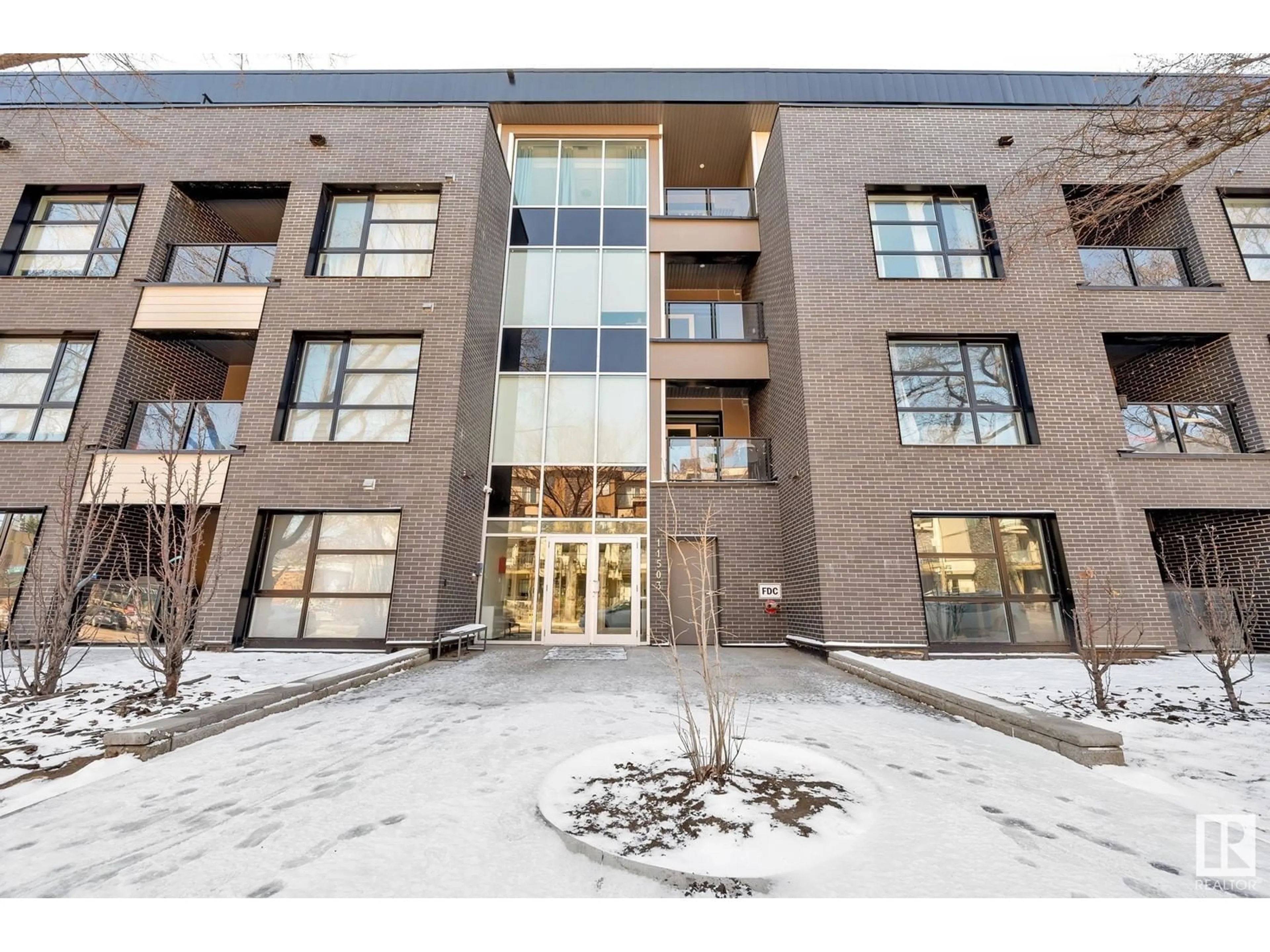 Indoor foyer for #408 11503 76 AV NW, Edmonton Alberta T6G0K6