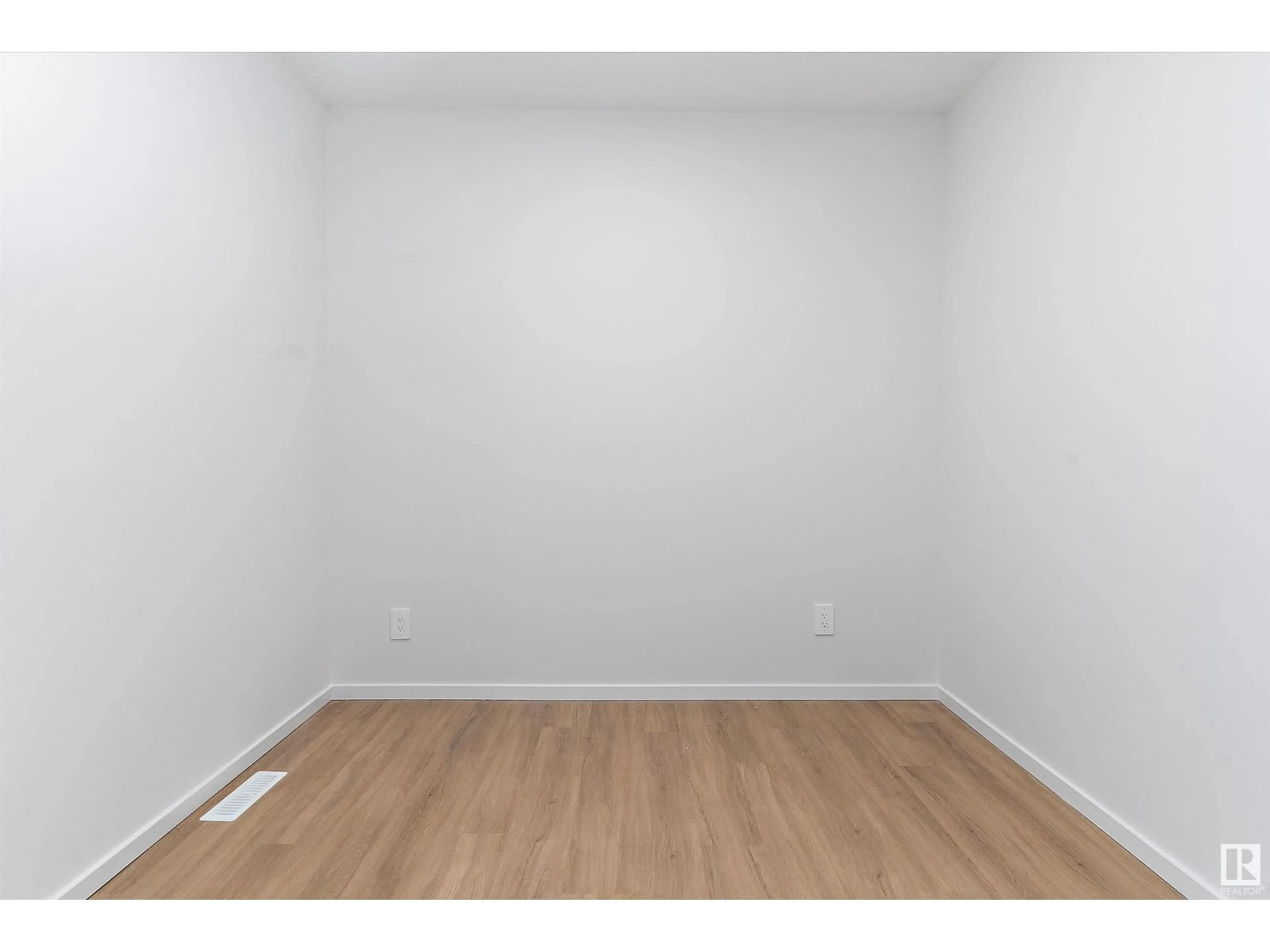 A pic of a room for 21311 36 AV NW NW, Edmonton Alberta T6M3C1