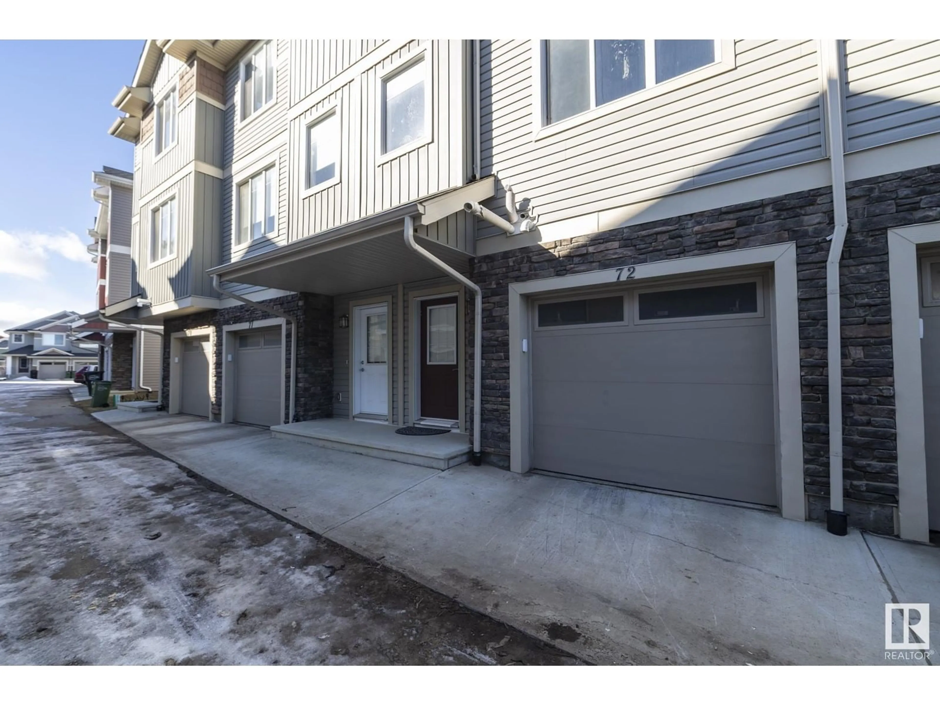 Indoor garage for NW - 72 13139 205 ST, Edmonton Alberta T5S0N1