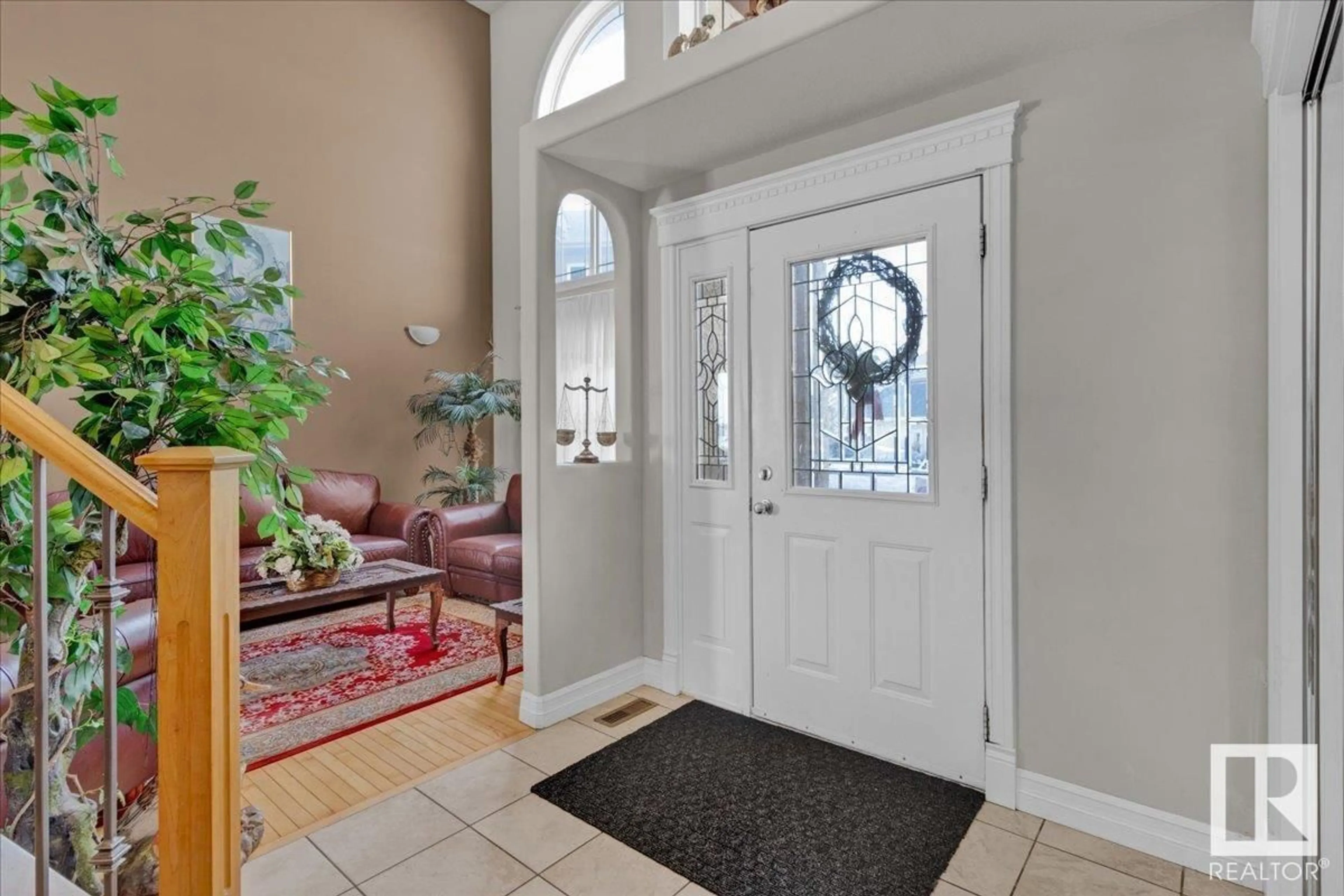 Indoor entryway for 1525 HASWELL CL NW, Edmonton Alberta T6R3J4