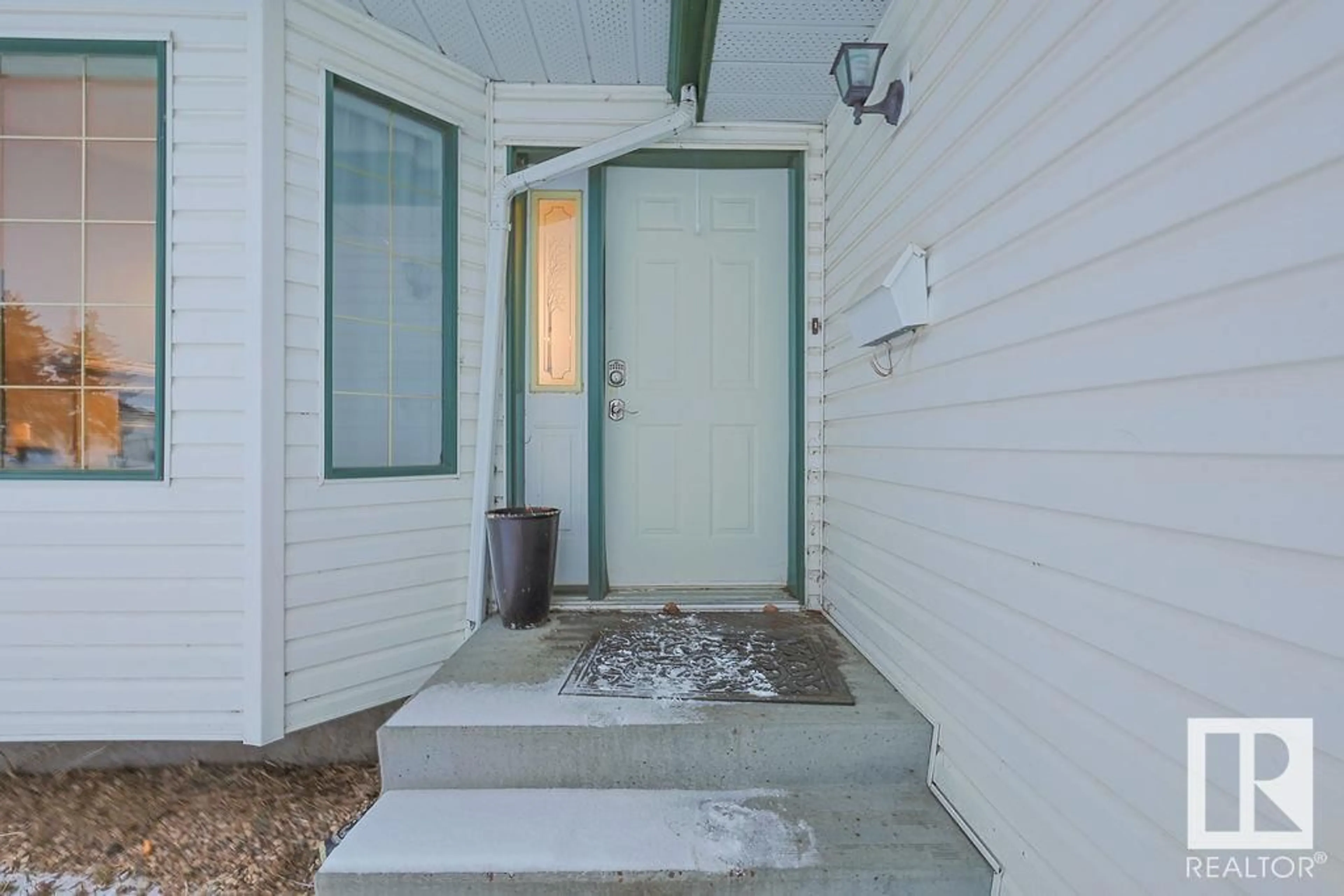 Indoor entryway for 453 Garden Meadows DR, Wetaskiwin Alberta T9A3K3