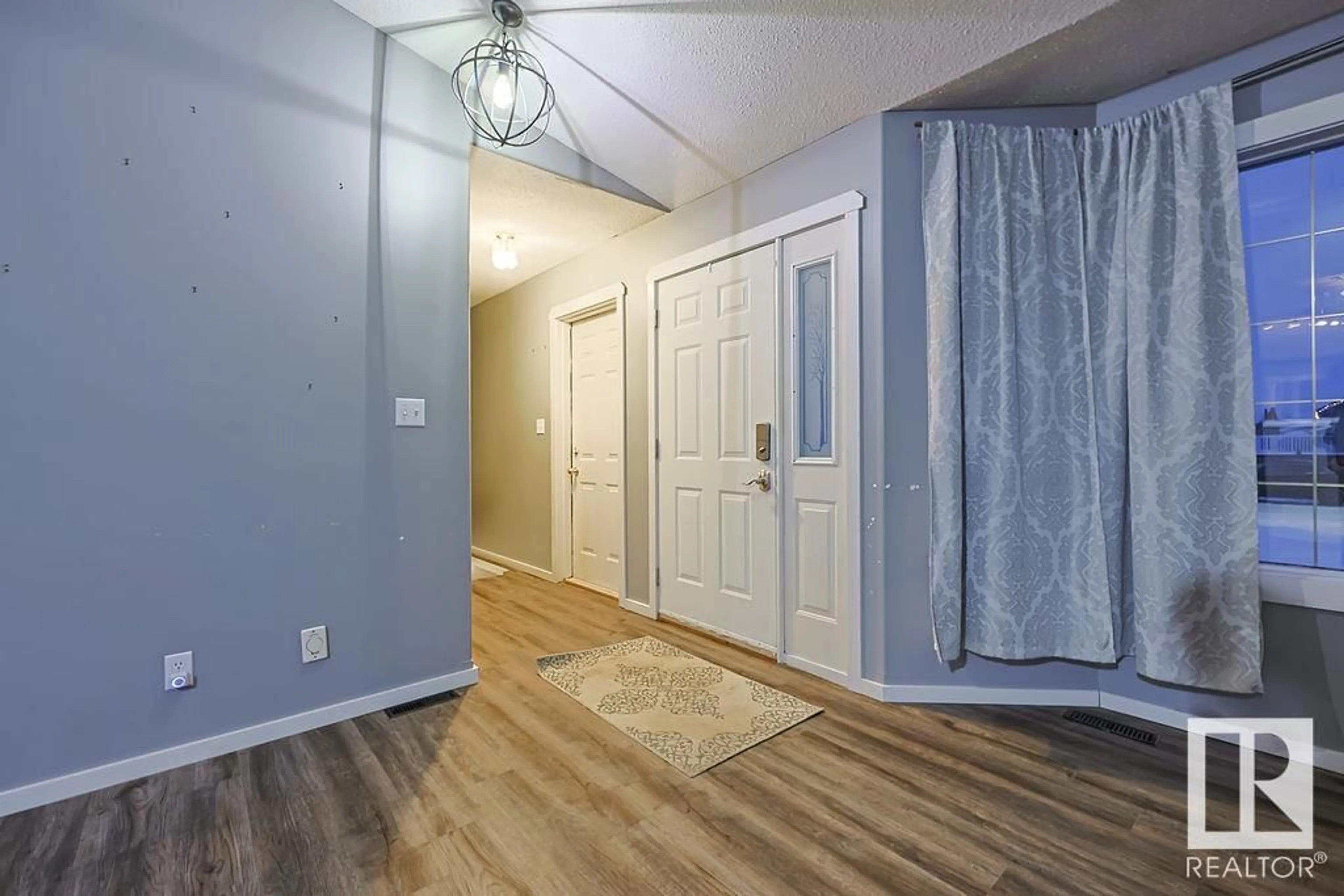 Indoor entryway for 453 Garden Meadows DR, Wetaskiwin Alberta T9A3K3