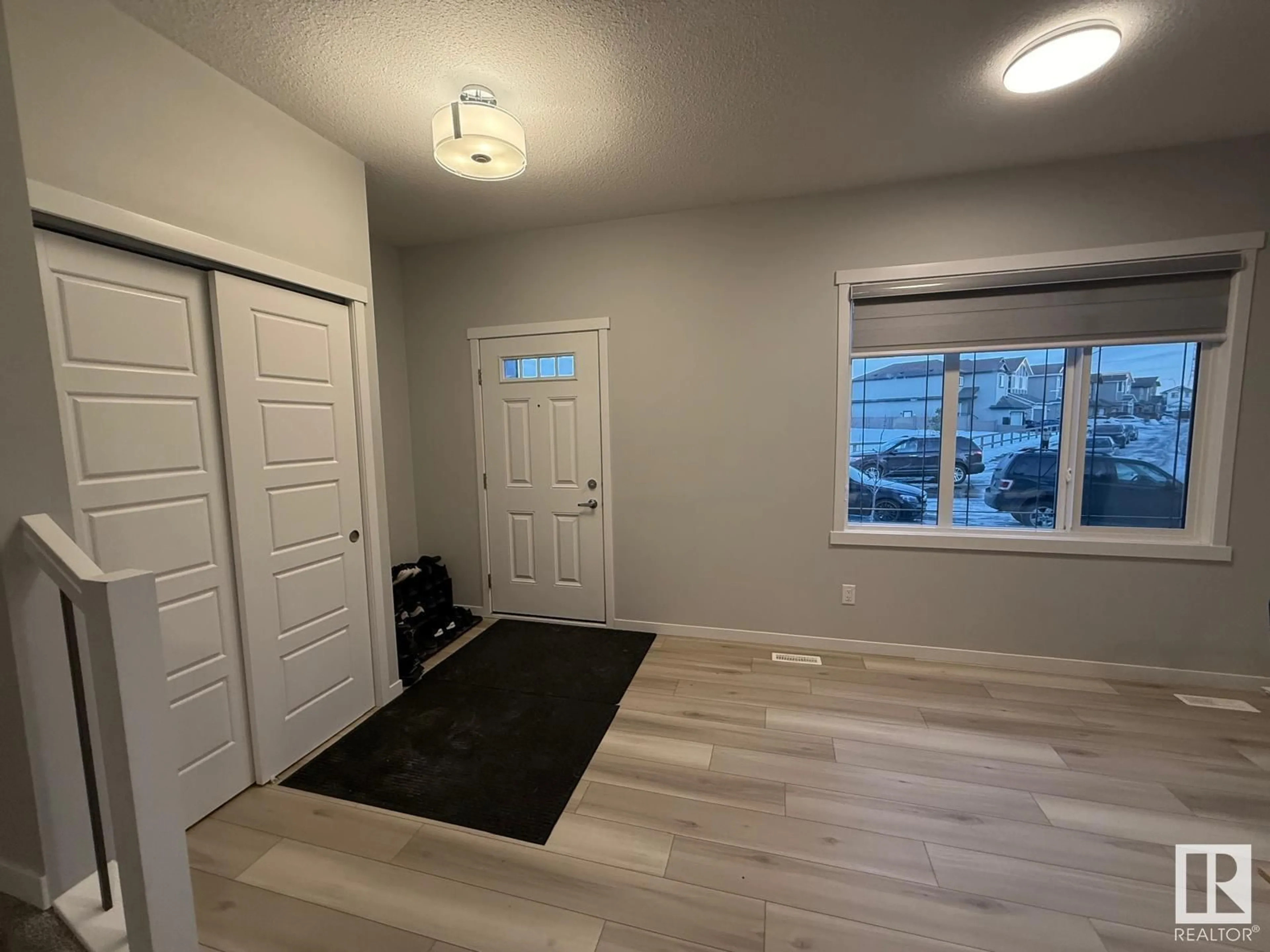 Indoor entryway for NW - 1312 22 ST, Edmonton Alberta T6T2R6