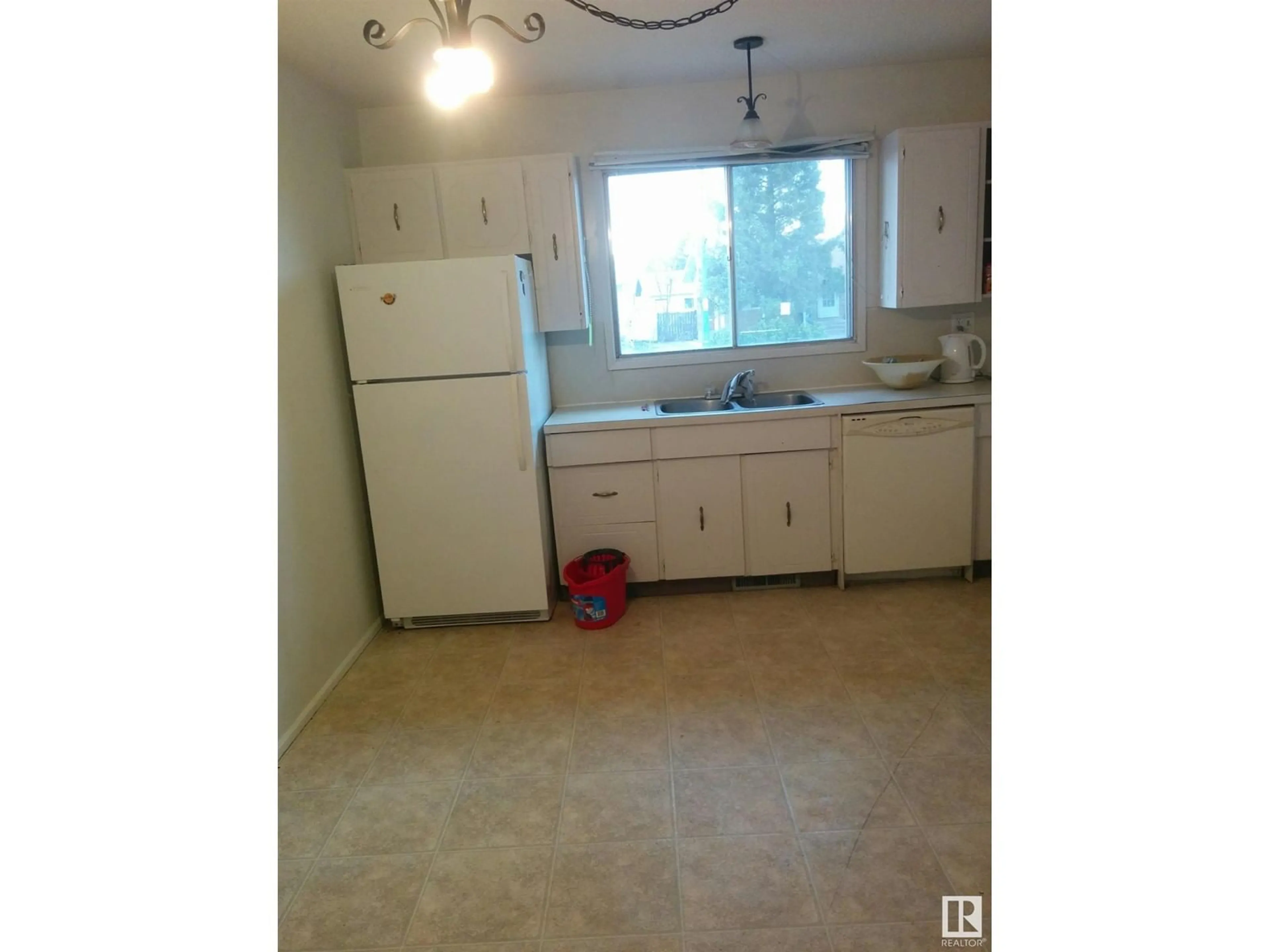 Standard kitchen, unknown for 3705 53 ST, Wetaskiwin Alberta T9A2K6