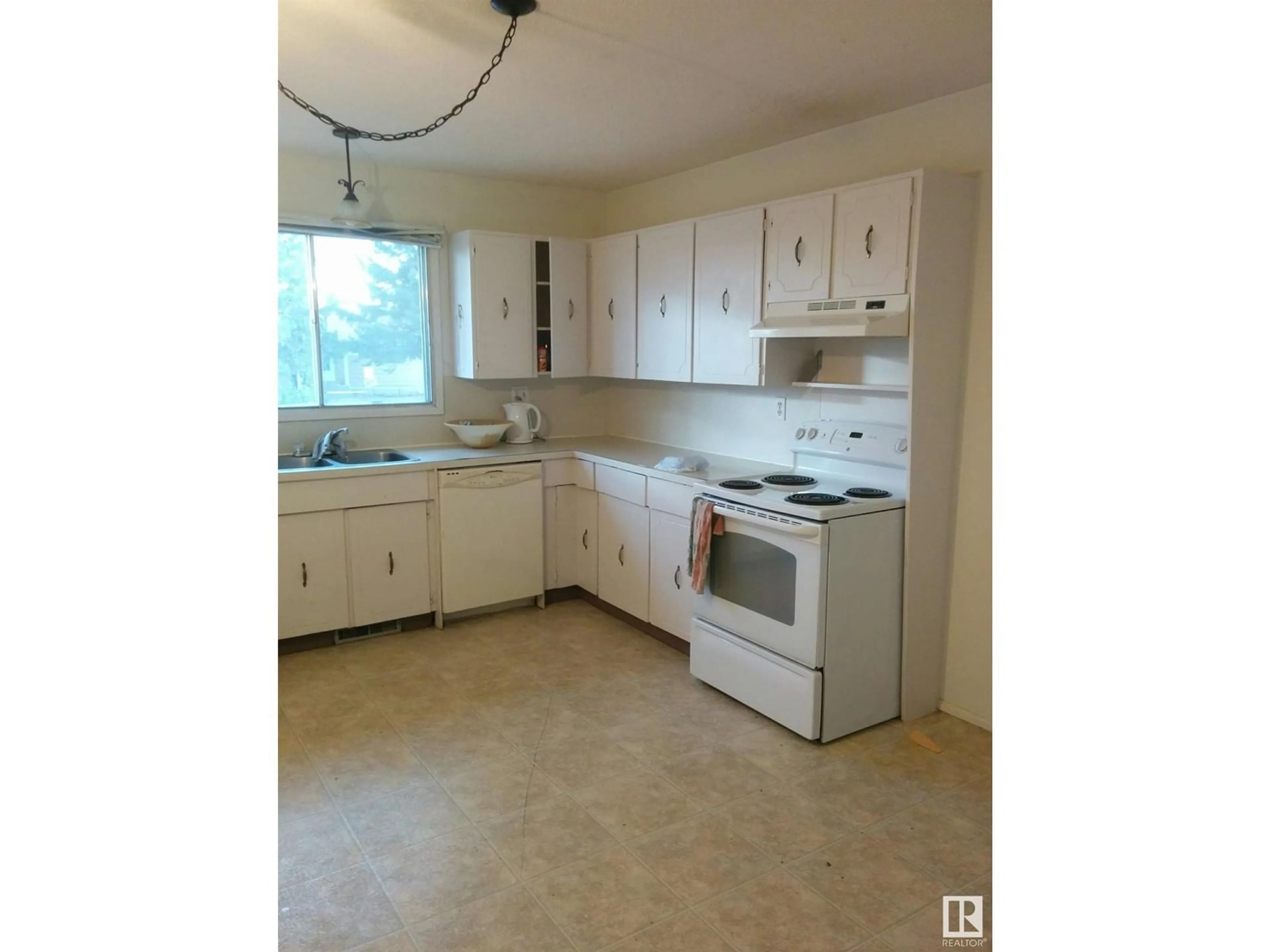 Standard kitchen, unknown for 3705 53 ST, Wetaskiwin Alberta T9A2K6