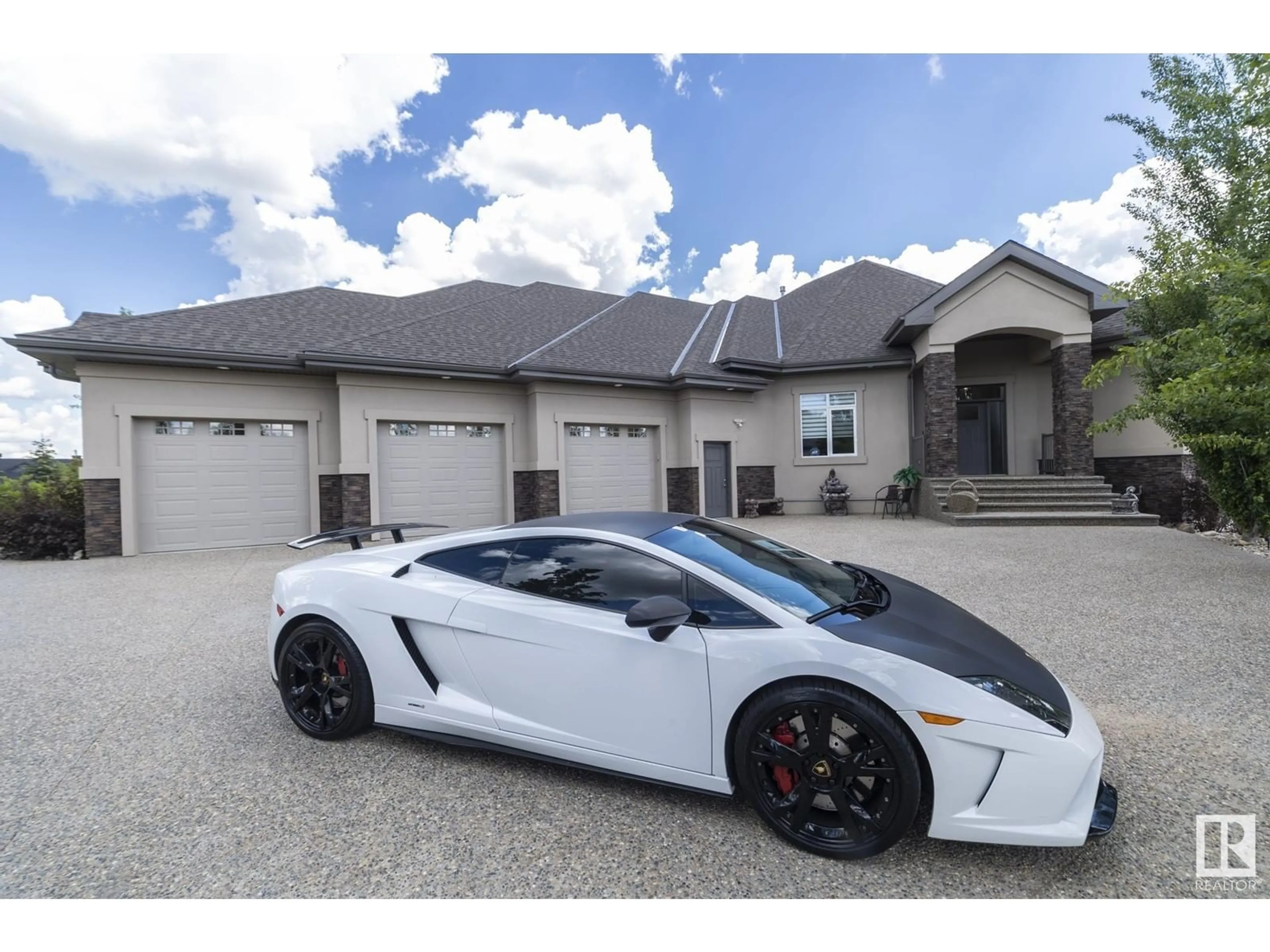 Indoor garage for 224 54302 Rge Rd 250, Rural Sturgeon County Alberta T8T0C9