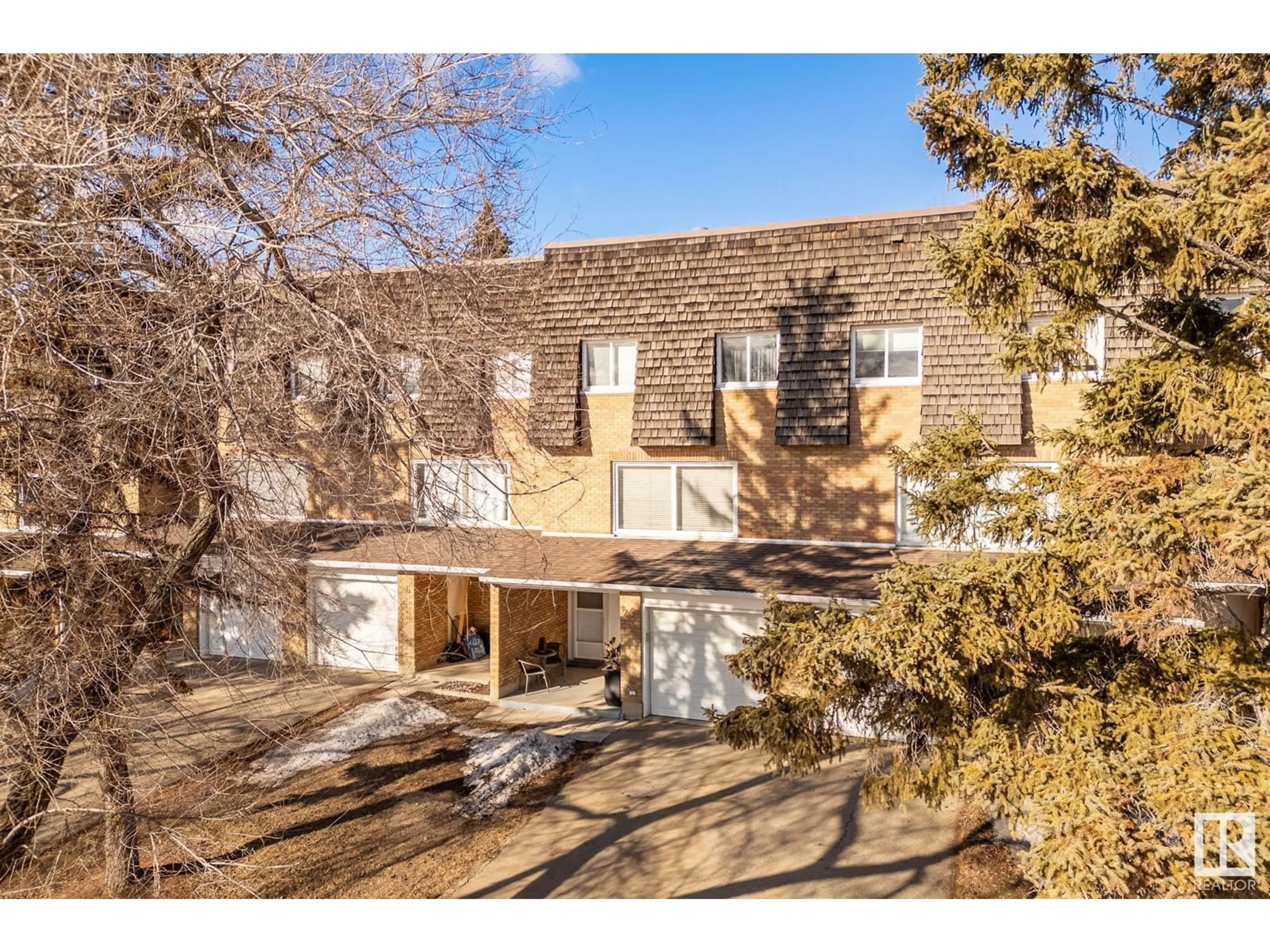 A pic from outside/outdoor area/front of a property/back of a property/a pic from drone, street for 25 GREAT OA, Sherwood Park Alberta T8A0V8