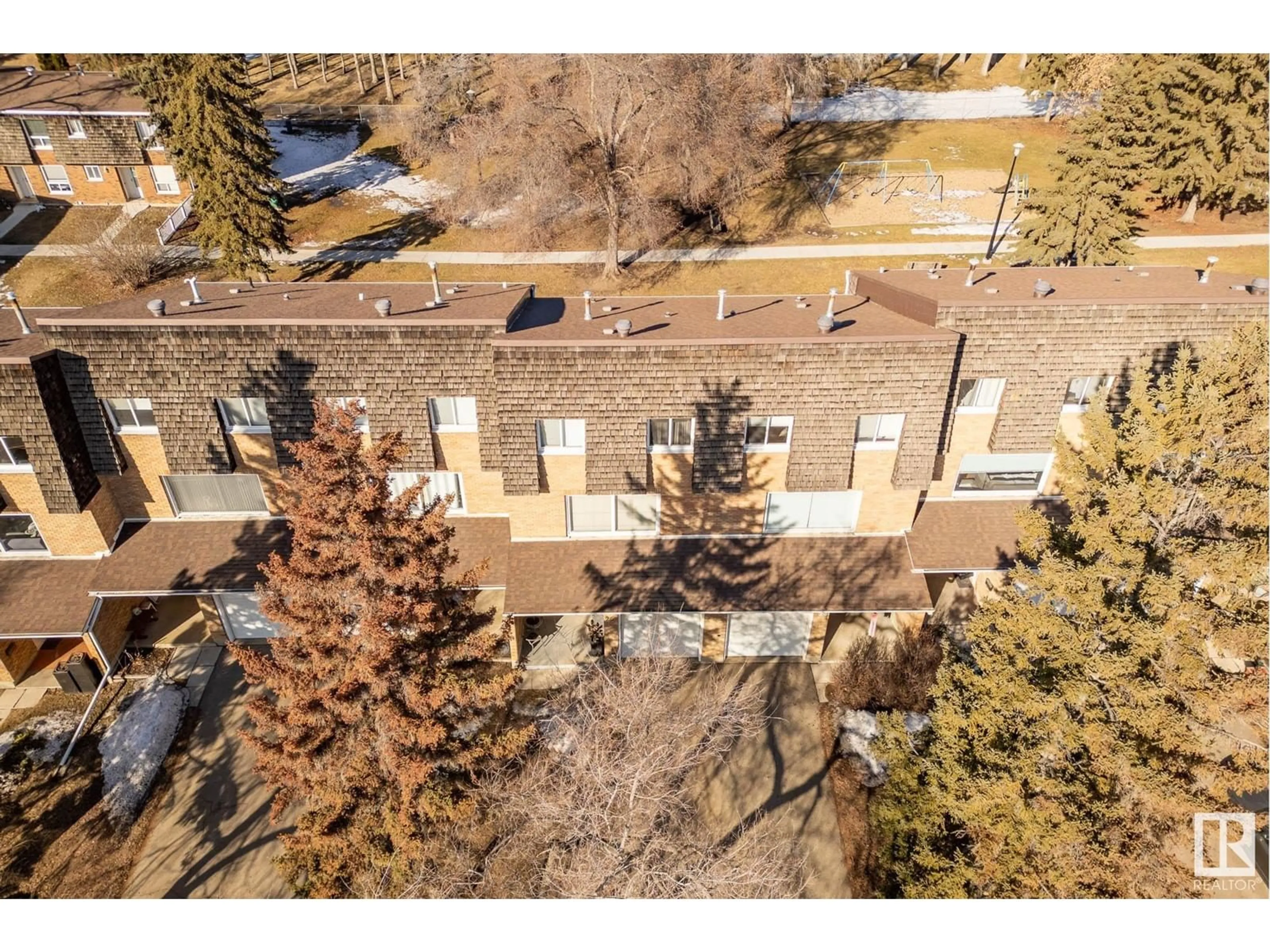 A pic from outside/outdoor area/front of a property/back of a property/a pic from drone, building for 25 GREAT OA, Sherwood Park Alberta T8A0V8