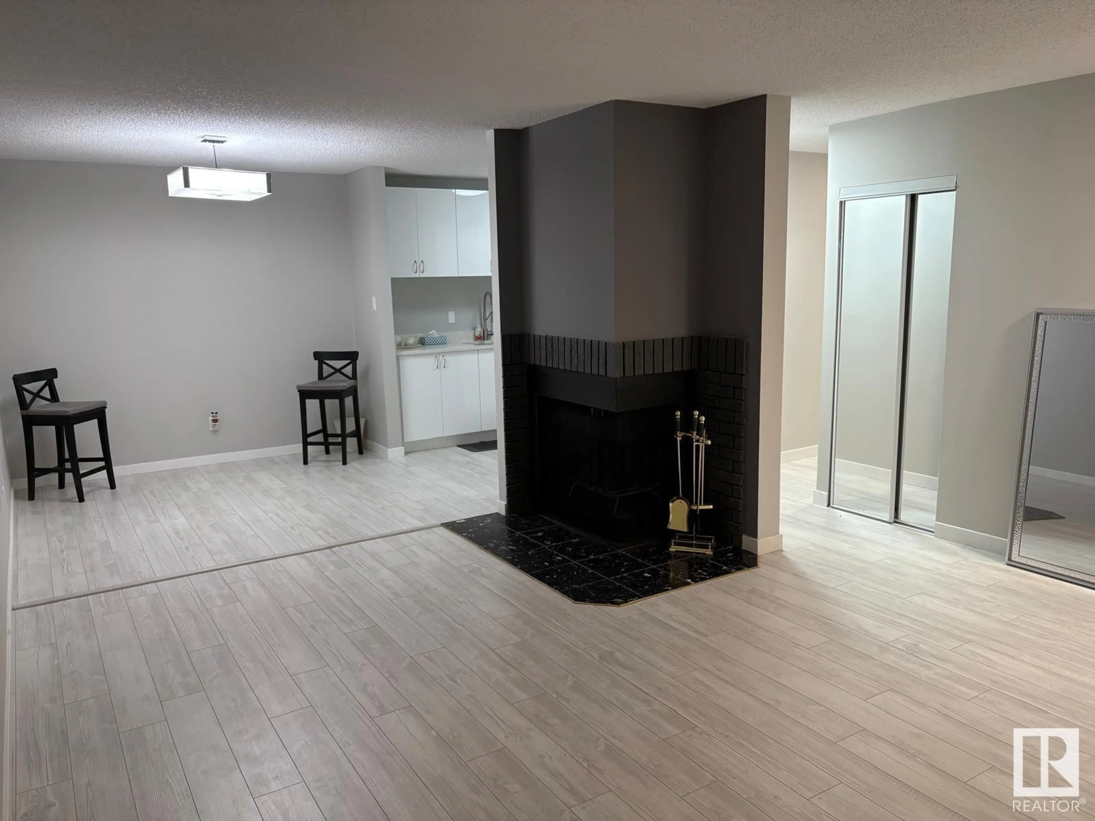 A pic of a room for #29 2204 118 ST NW, Edmonton Alberta T6J5K2