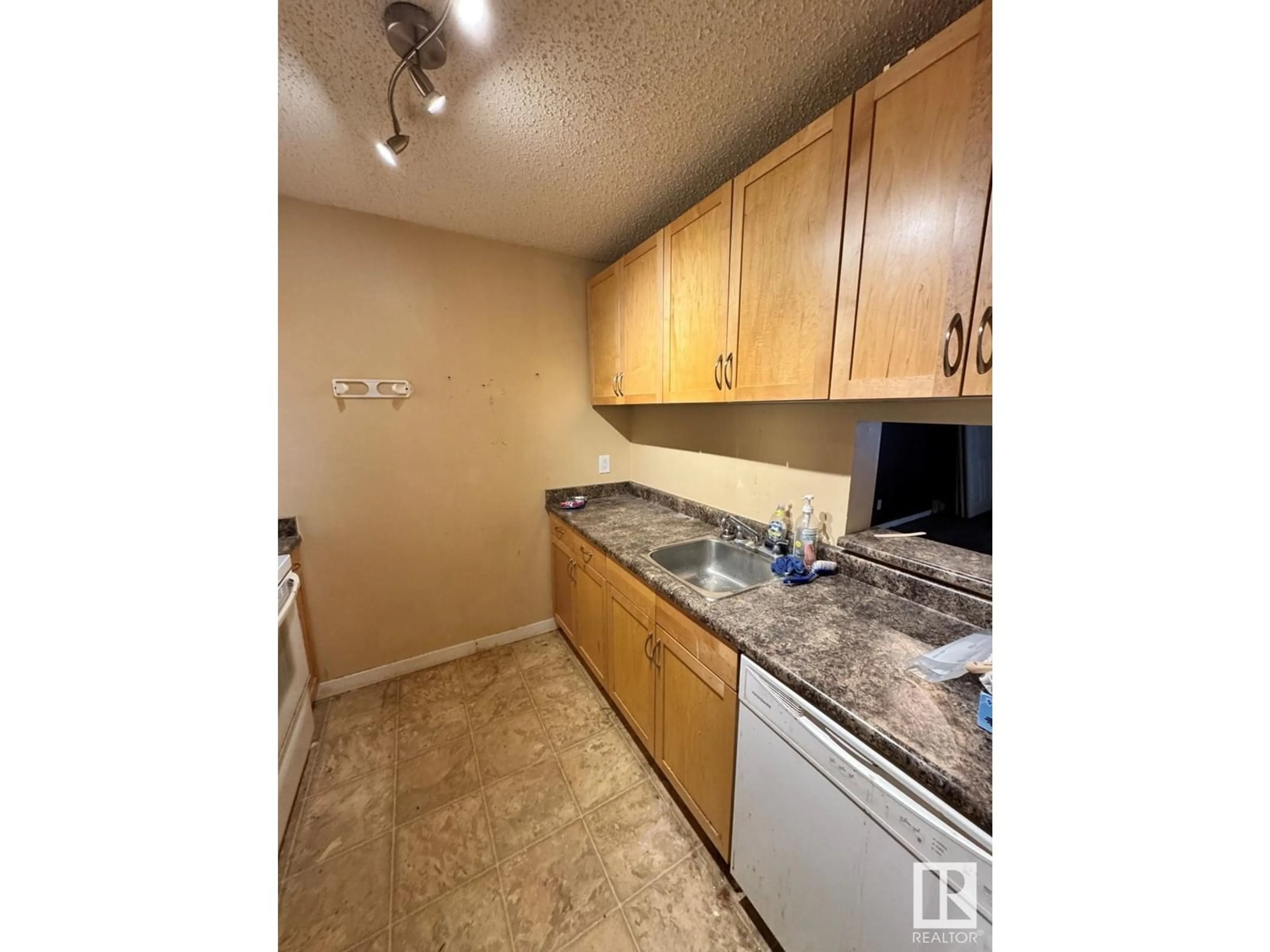 Standard kitchen, unknown for #305 12914 64 ST NW, Edmonton Alberta T5A0Y1