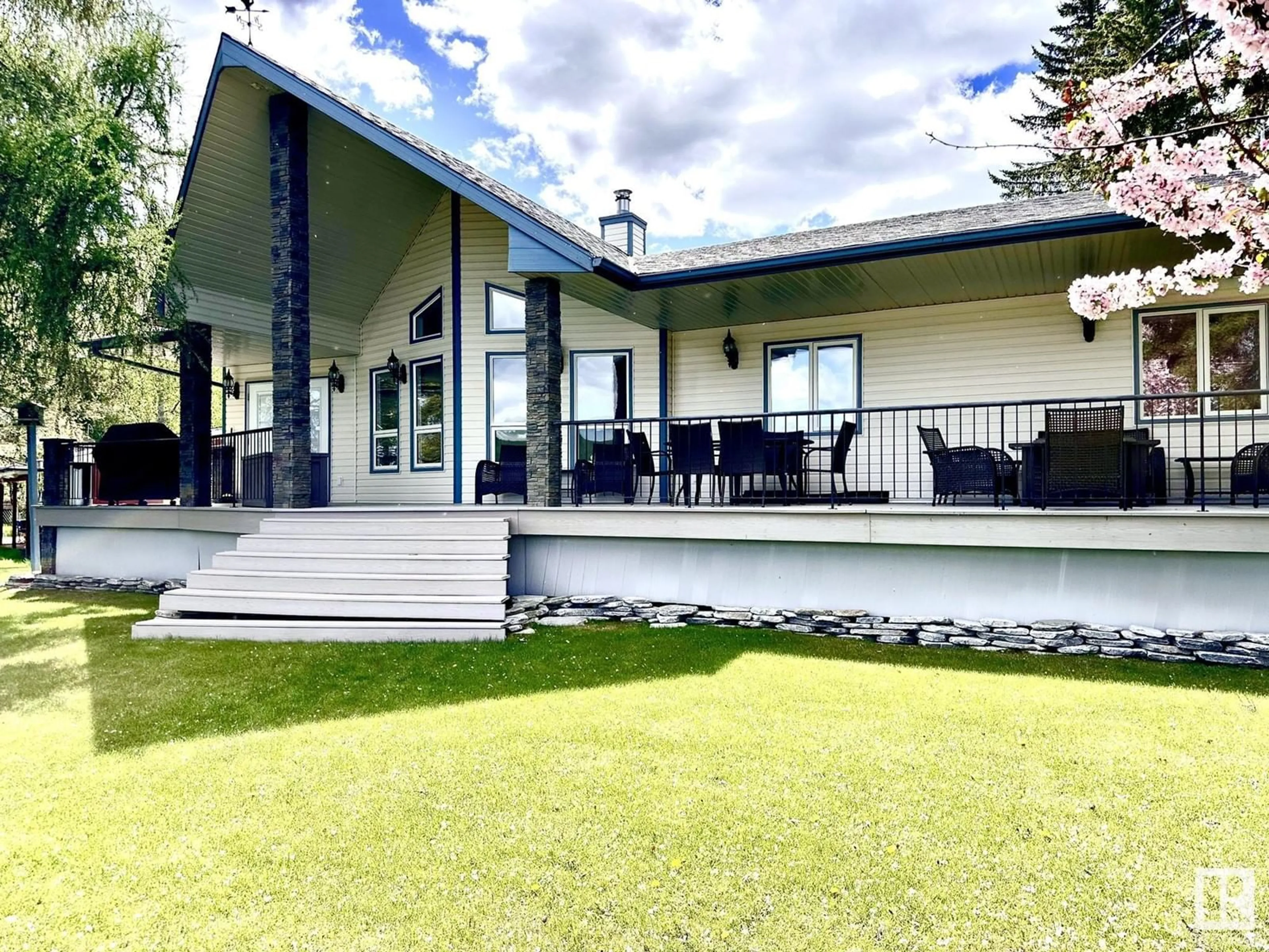 Patio, water/lake/river/ocean view for 109 LONG LAKE DR, Long Lake Alberta T0A0M0