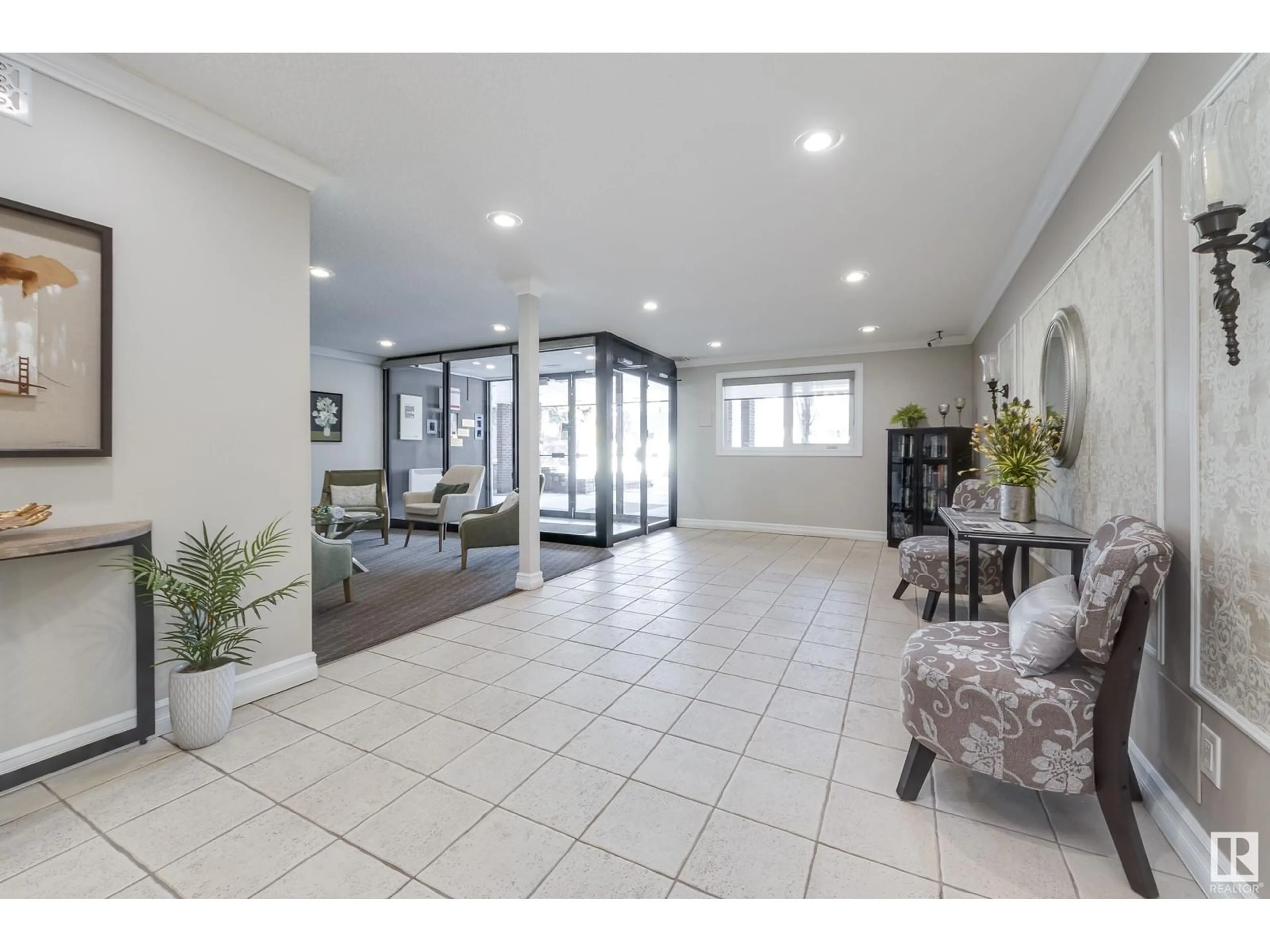 Indoor foyer for #108 14810 51 AV NW, Edmonton Alberta T6H5G5