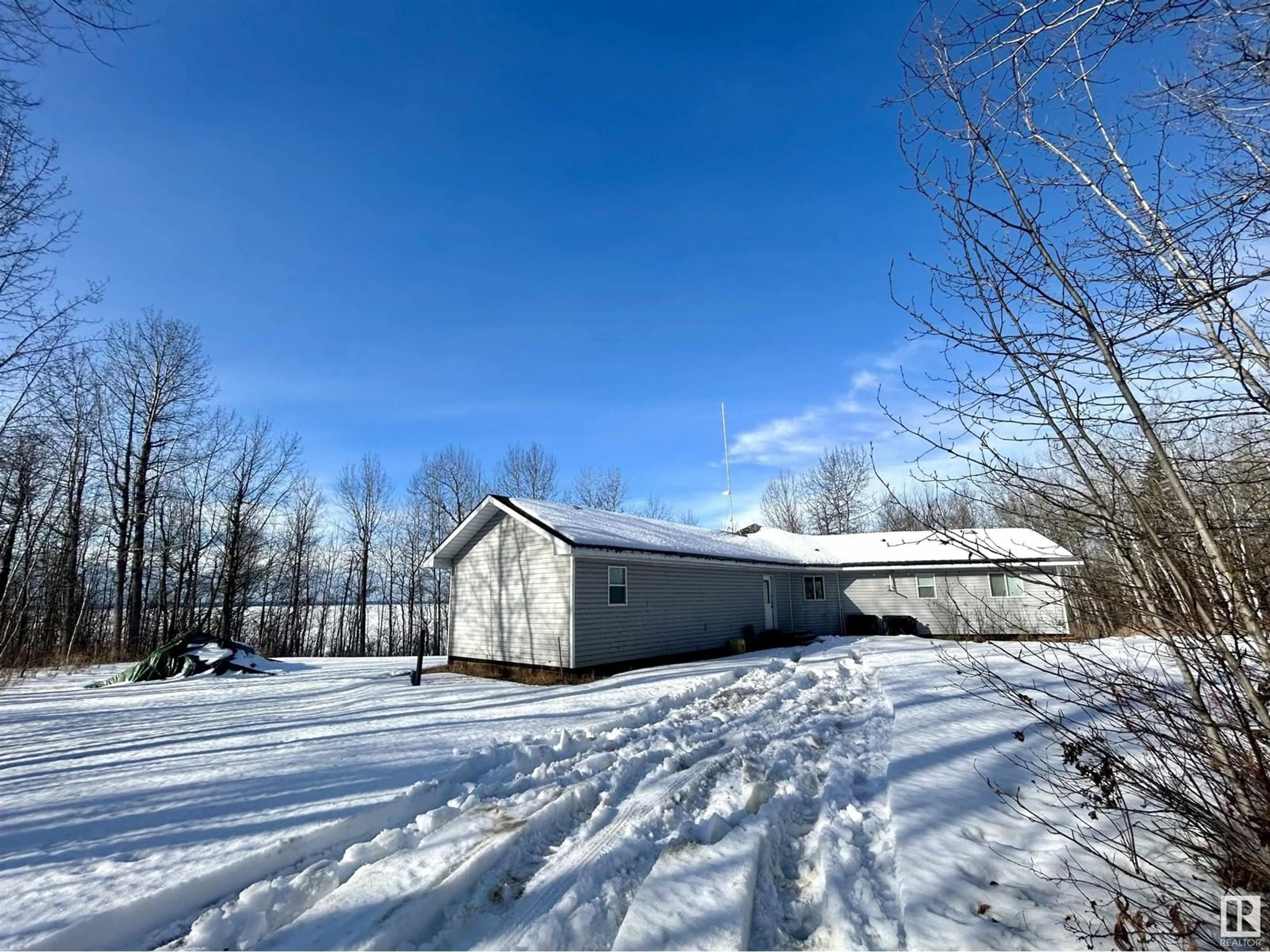 Shed for 3441 CALLING LAKE DR, Calling Lake Alberta T0G0K0