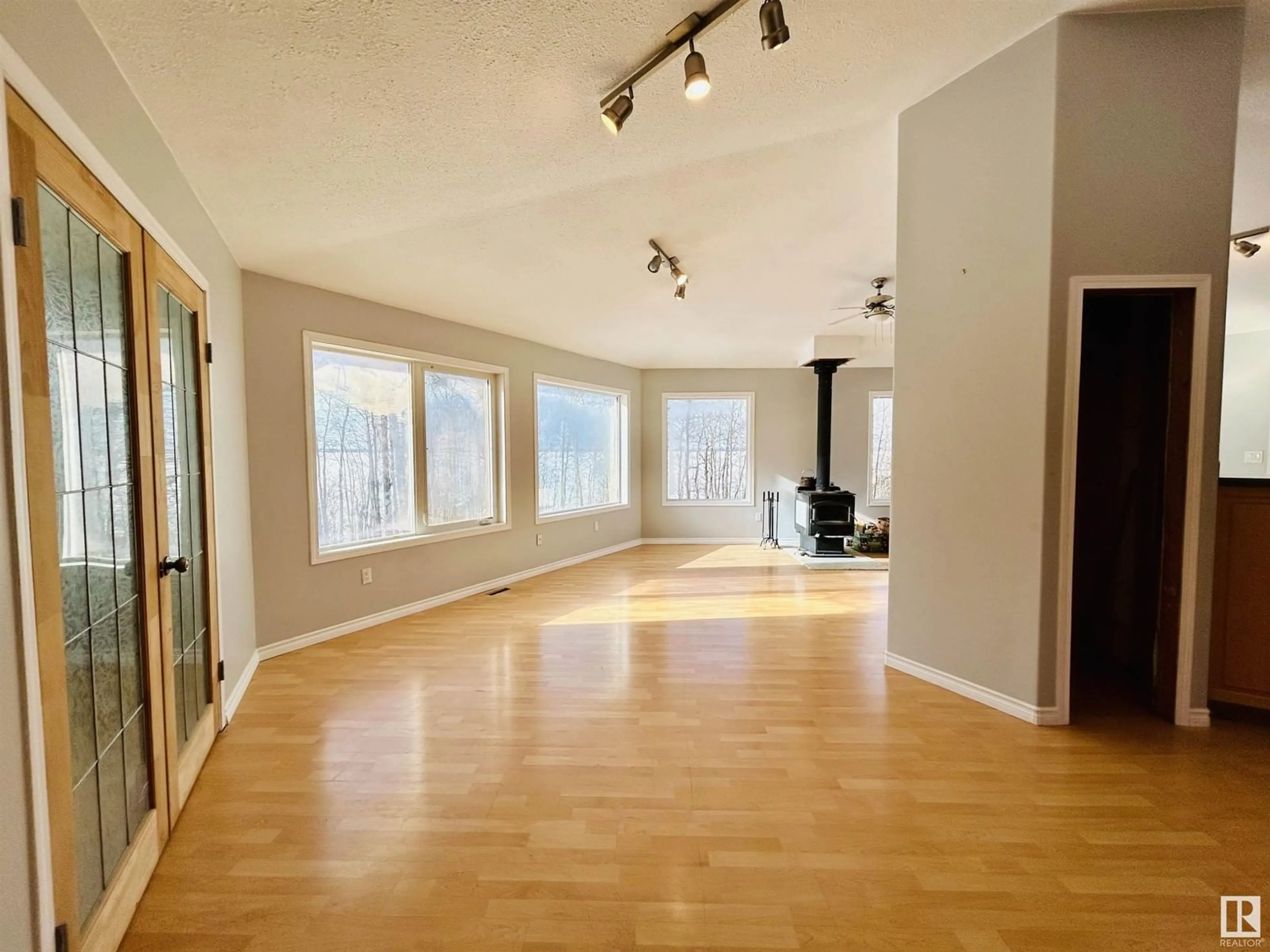 A pic of a room for 3441 CALLING LAKE DR, Calling Lake Alberta T0G0K0