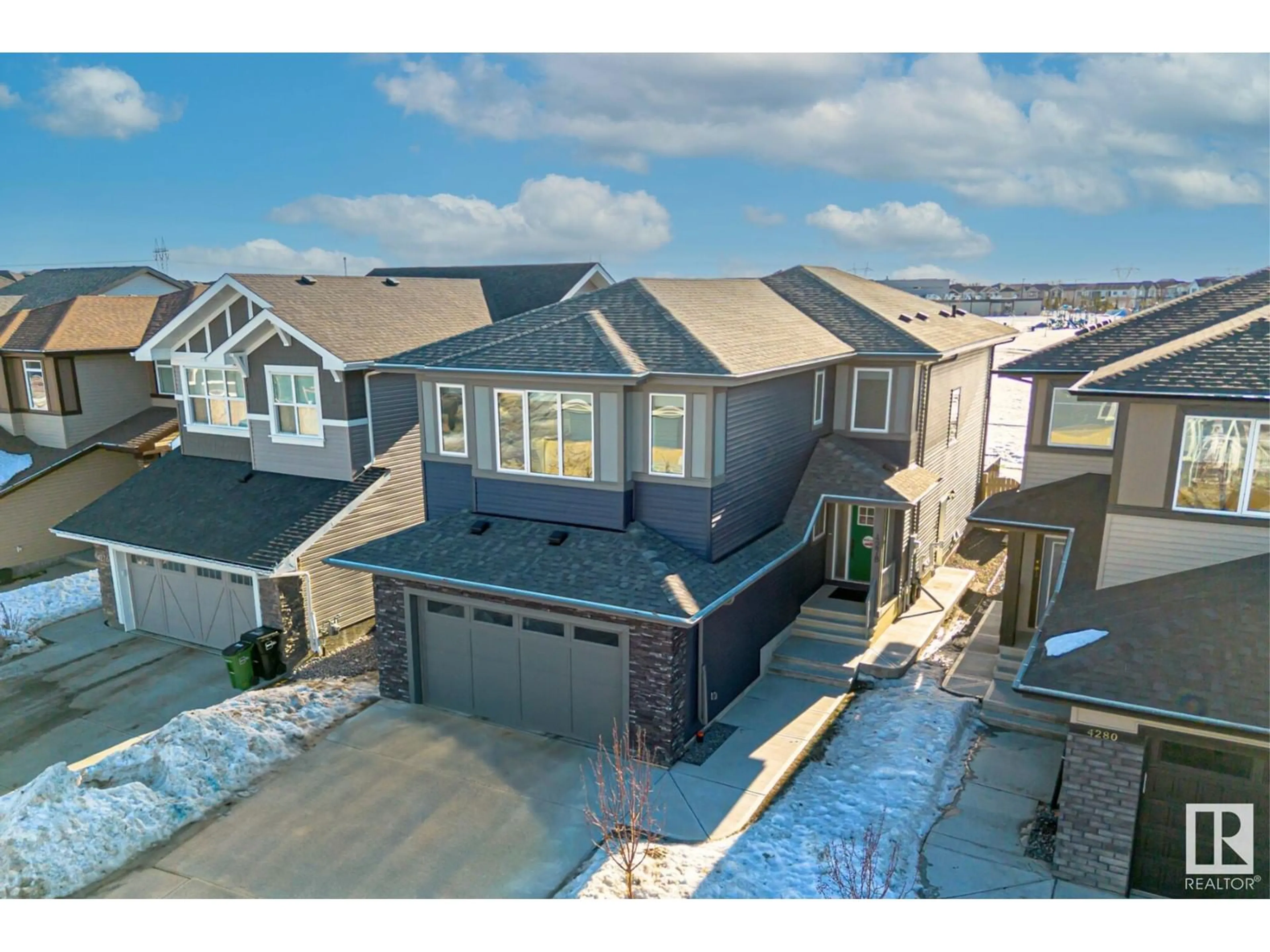 A pic from outside/outdoor area/front of a property/back of a property/a pic from drone, street for 4278 CHICHAK CL, Edmonton Alberta T6W4B4