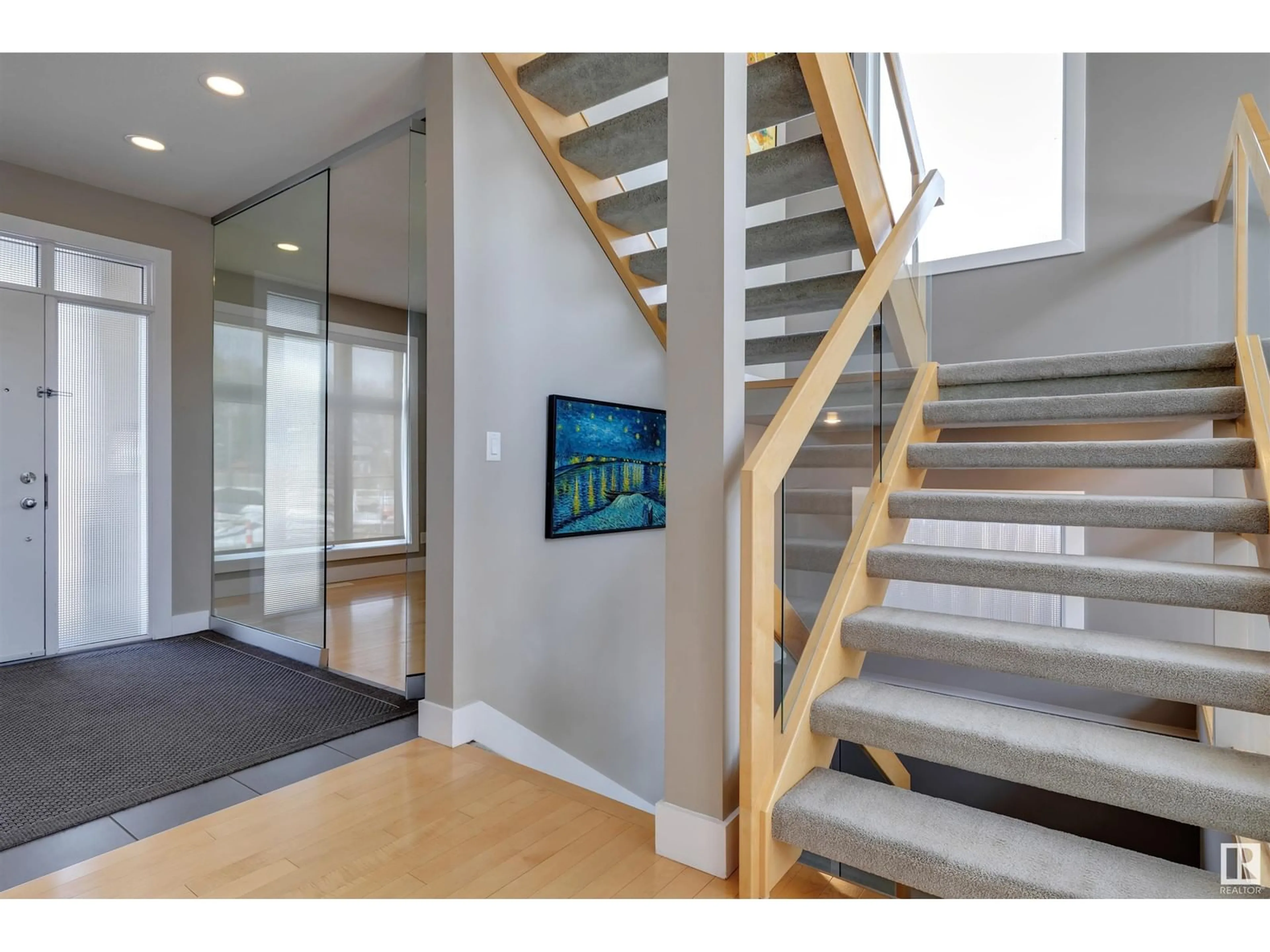 Indoor foyer for 12805 WOODBEND PL NW, Edmonton Alberta T5N3V3