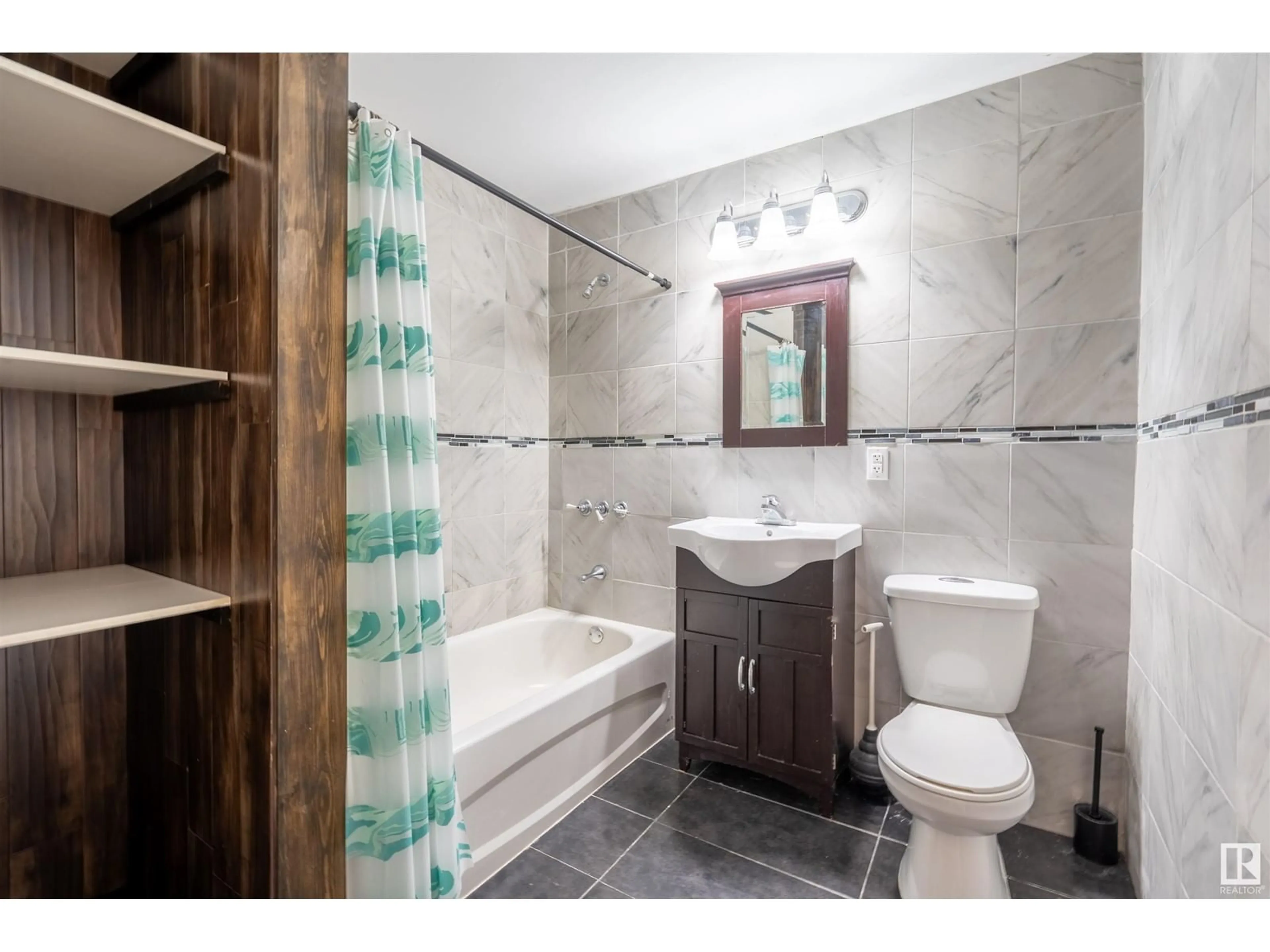 Standard bathroom, ceramic/tile floor for 405 - 61314 RR 463, Rural Bonnyville M.D. Alberta T9N2G9