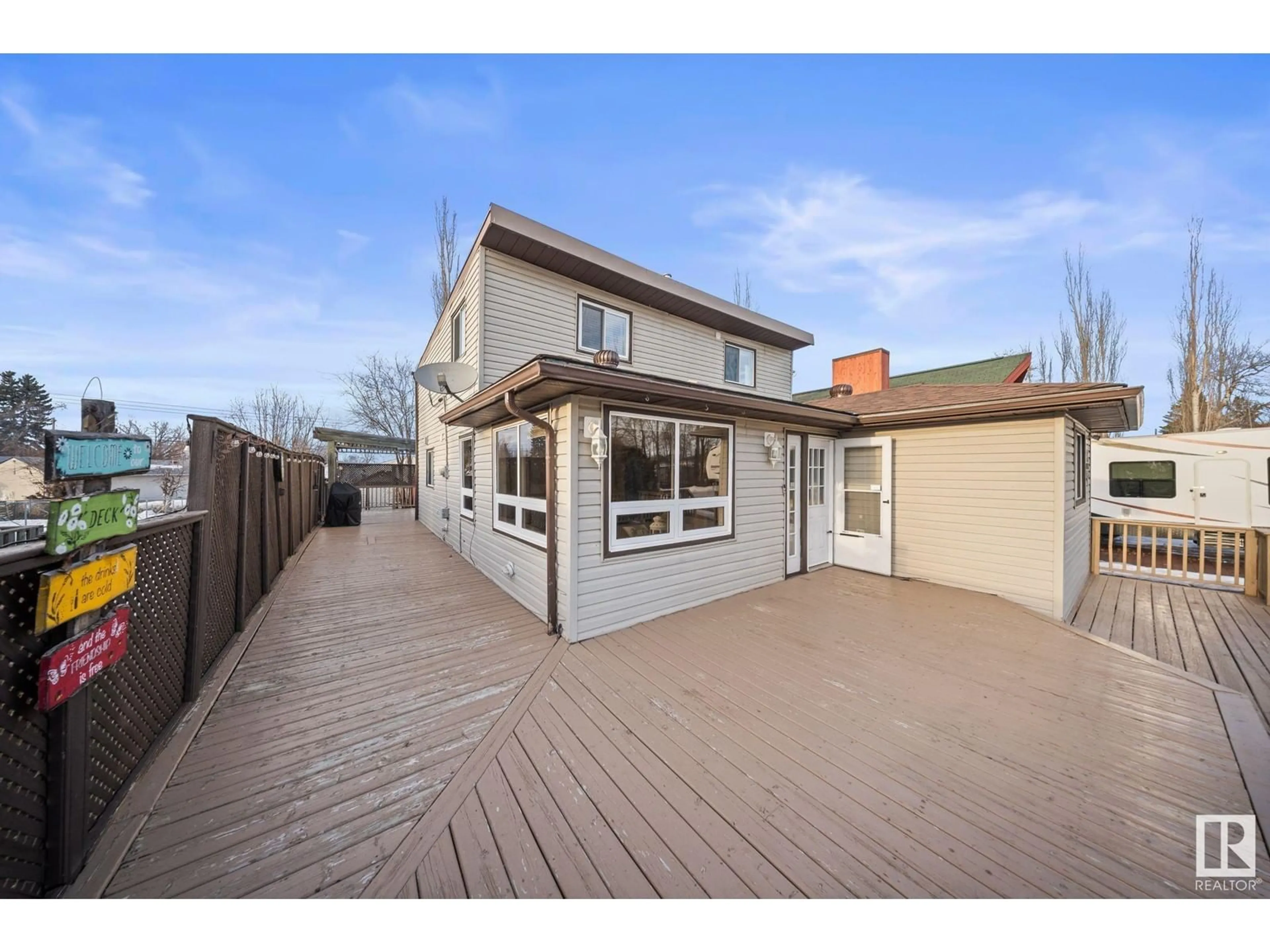 A pic from outside/outdoor area/front of a property/back of a property/a pic from drone, street for 5712 49 AVE, Rural Lac Ste. Anne County Alberta T0E0A0
