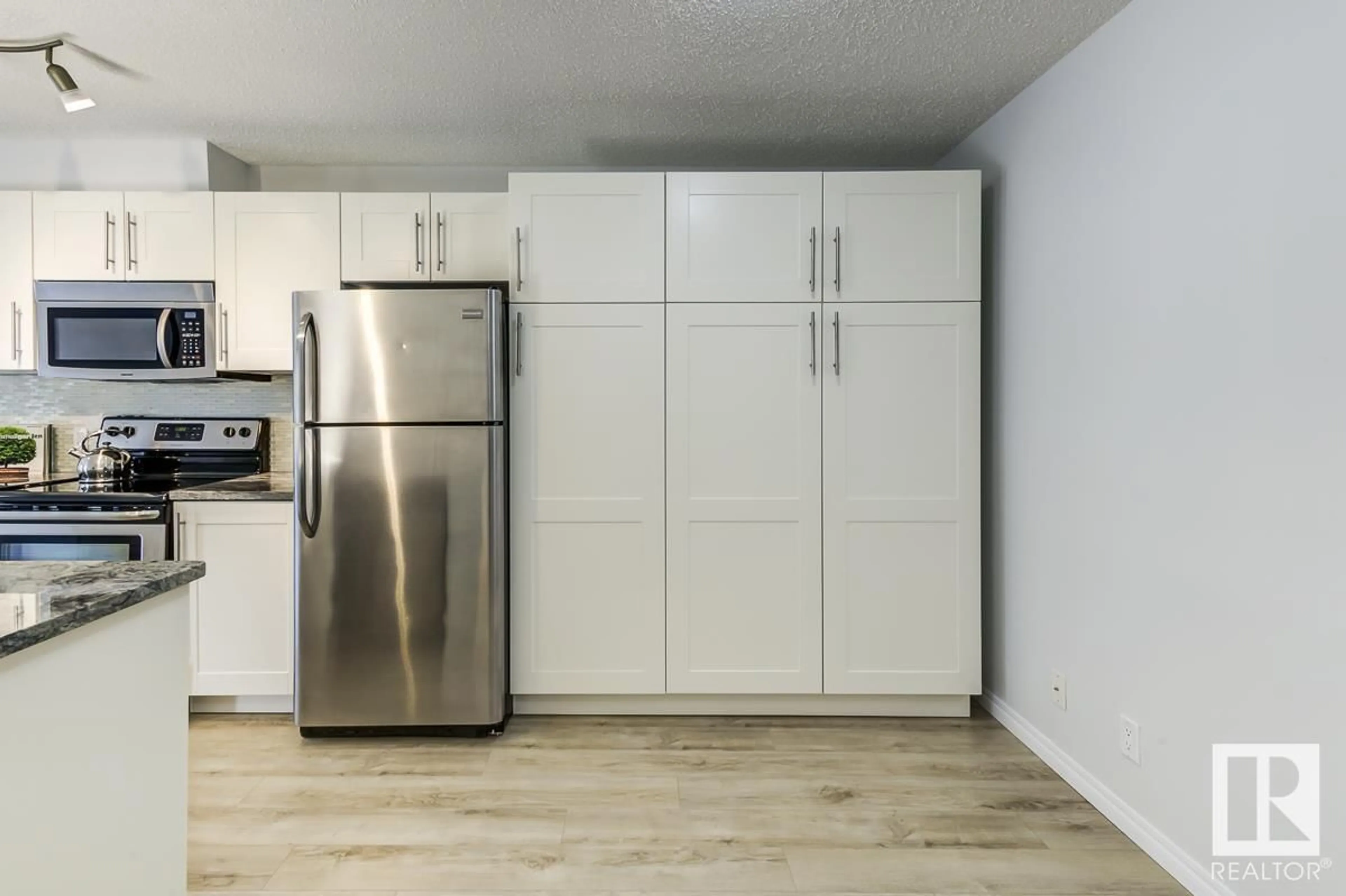 Standard kitchen, unknown for #116 105 AMBLESIDE DR SW SW, Edmonton Alberta T6W0J4