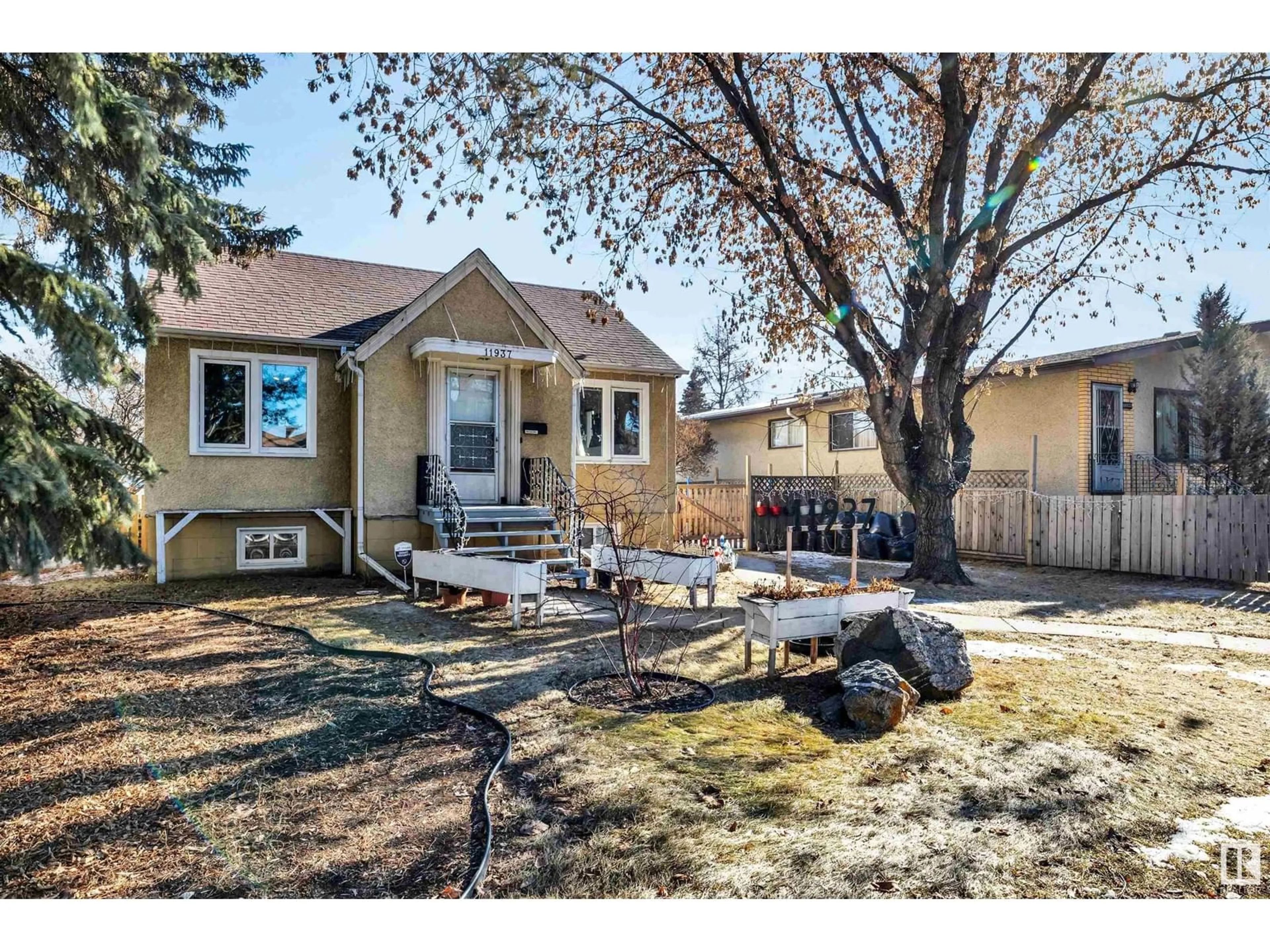 Unknown for 11937 85 ST NW, Edmonton Alberta T5B3G2