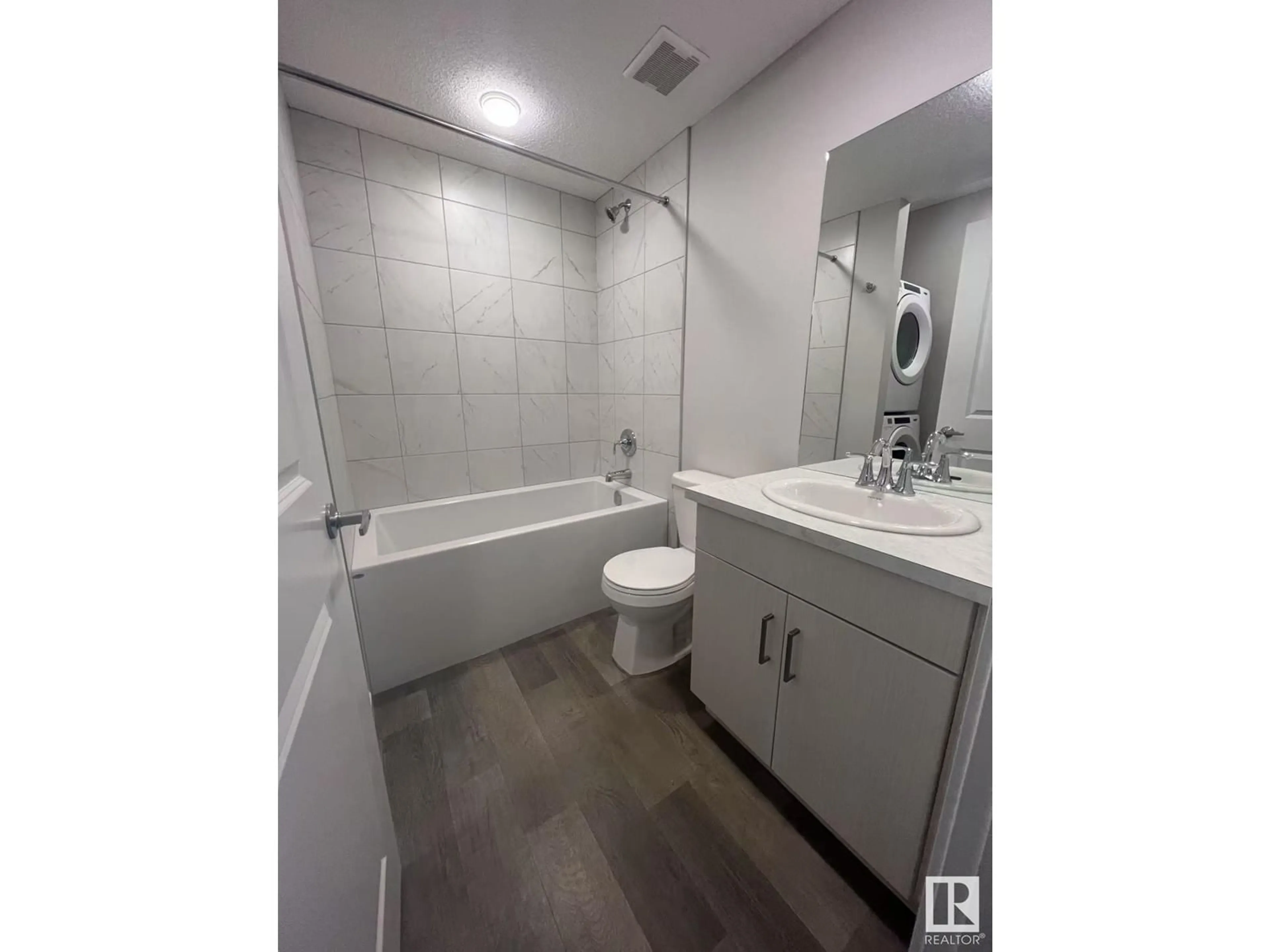 Standard bathroom, unknown for 8149 226A ST NW, Edmonton Alberta T5T7S7