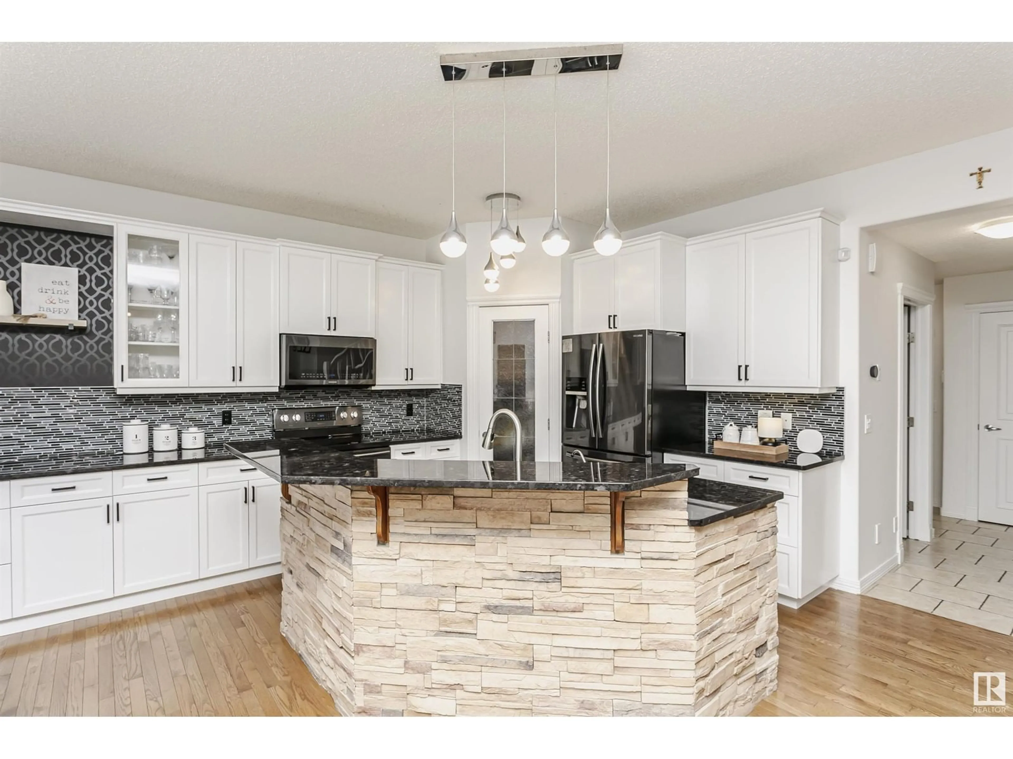 Open concept kitchen, ceramic/tile floor for NW - 17828 109 ST, Edmonton Alberta T5X6K5