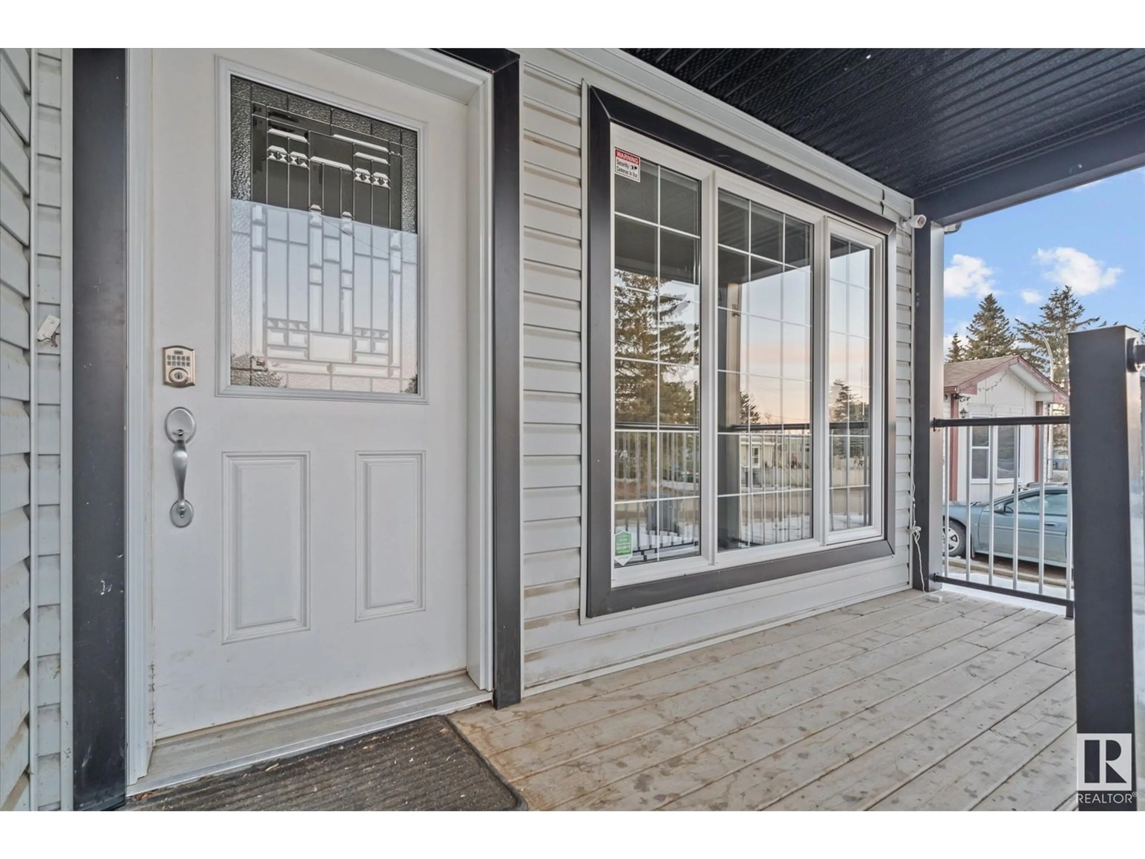 Indoor entryway for 55 305 Calahoo Road, Spruce Grove Alberta T7X3K6