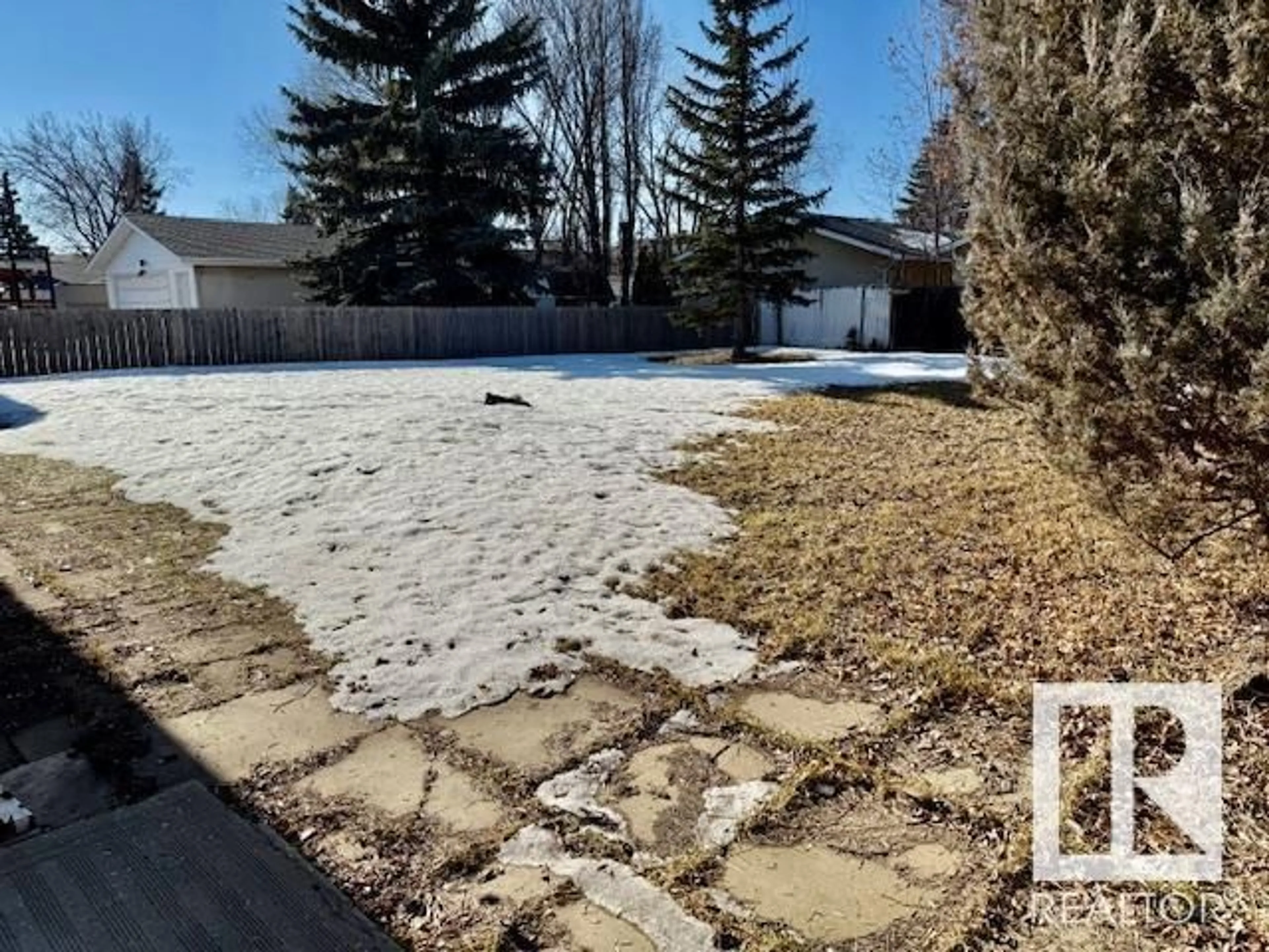 A pic from outside/outdoor area/front of a property/back of a property/a pic from drone, street for 5502 52 ST, Leduc Alberta T9E5P6