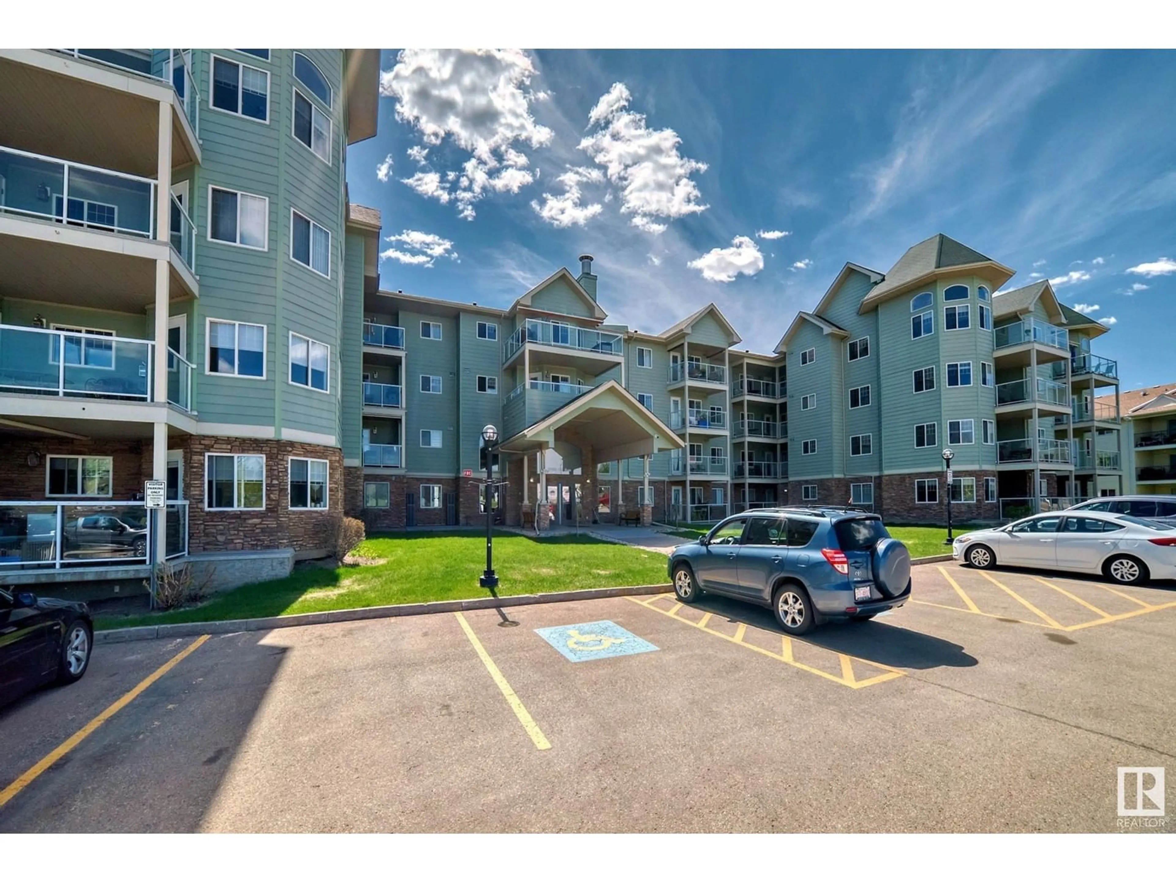 A pic from outside/outdoor area/front of a property/back of a property/a pic from drone, unknown for 317 9995 93 AV, Fort Saskatchewan Alberta T8L1N5