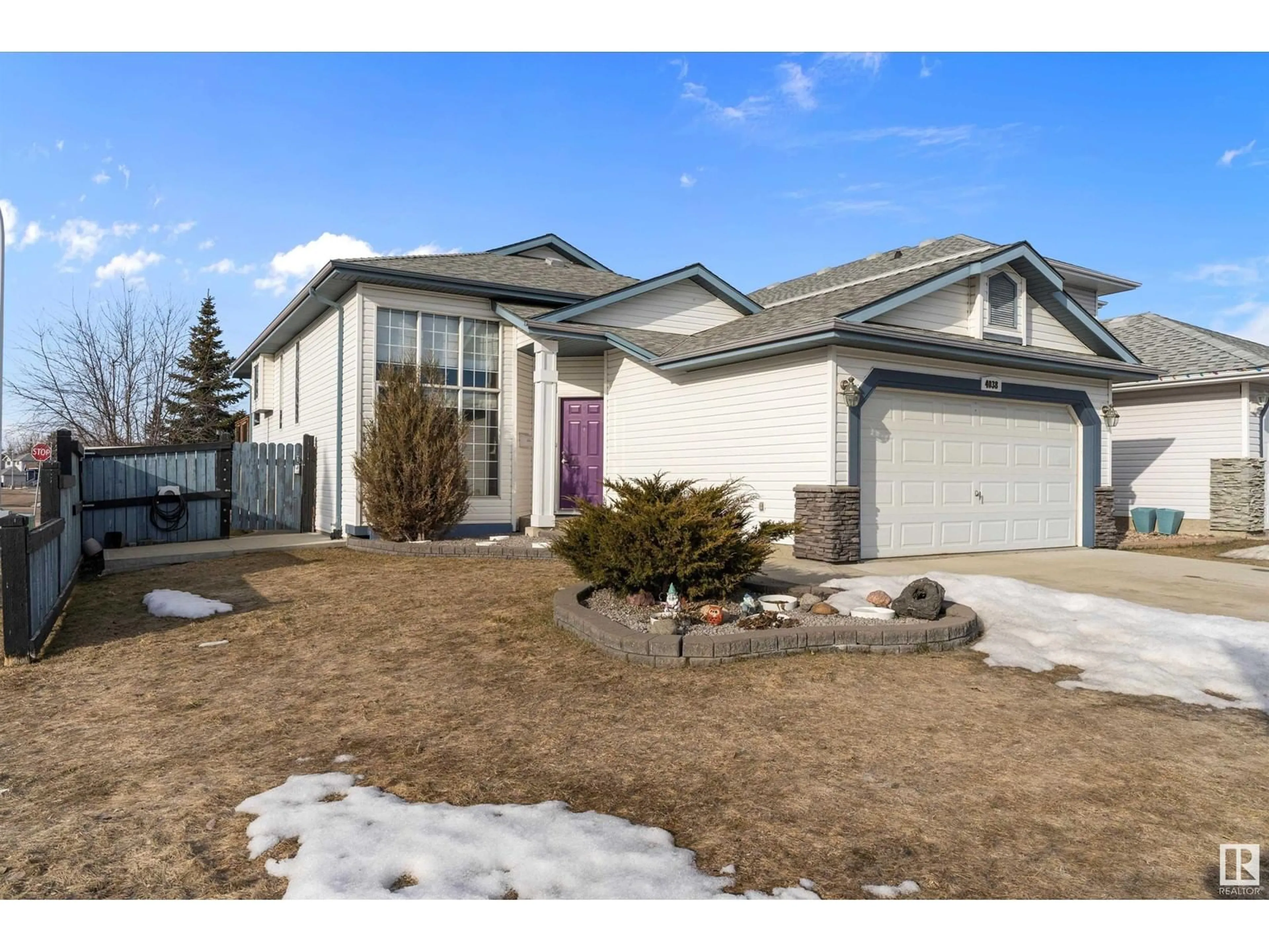 Home with vinyl exterior material, street for 4038 37B AV NW, Edmonton Alberta T6L6Z9