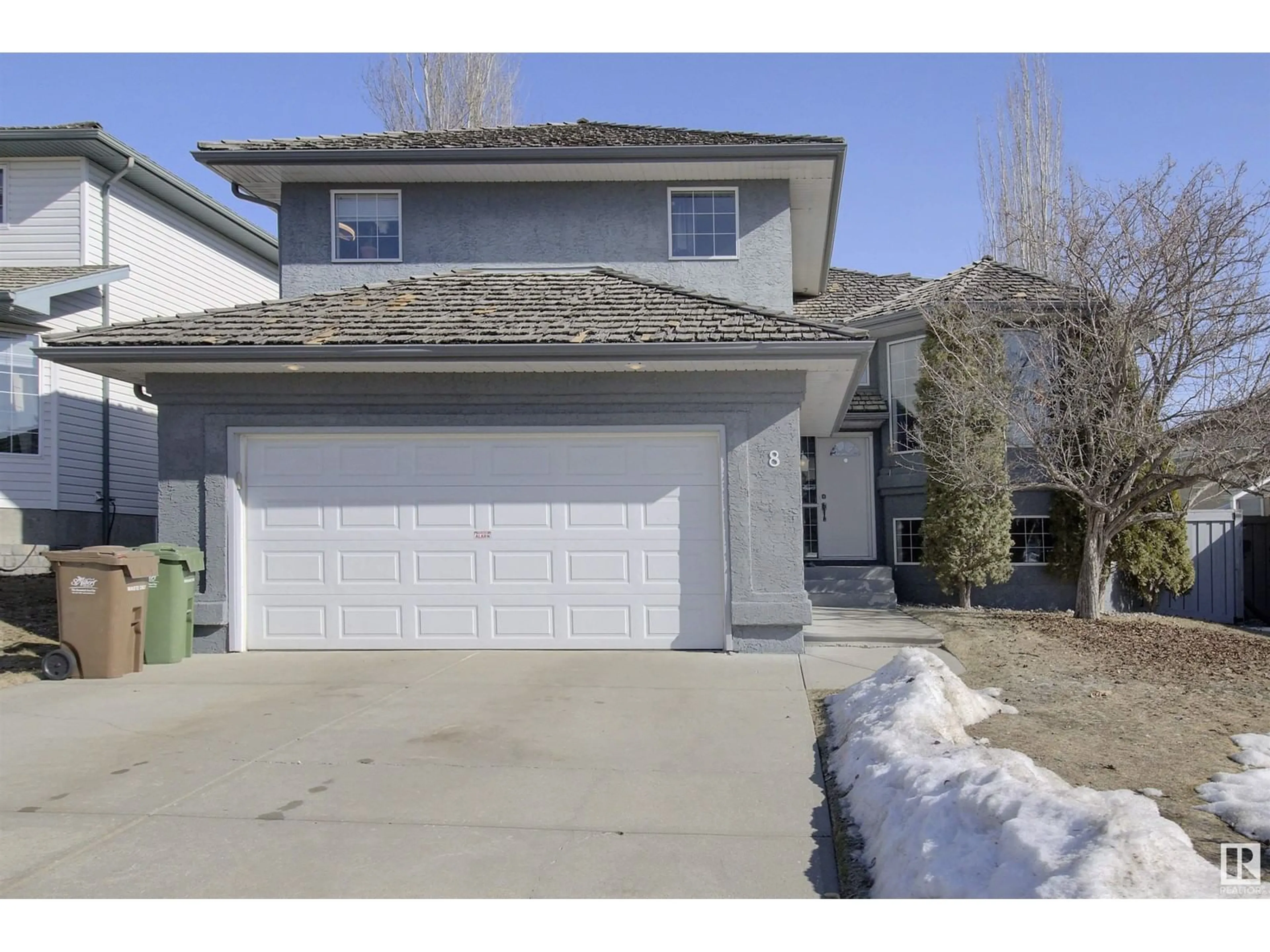 Home with vinyl exterior material, street for 8 OAKRIDGE DR SOUTH, St. Albert Alberta T8N6E4