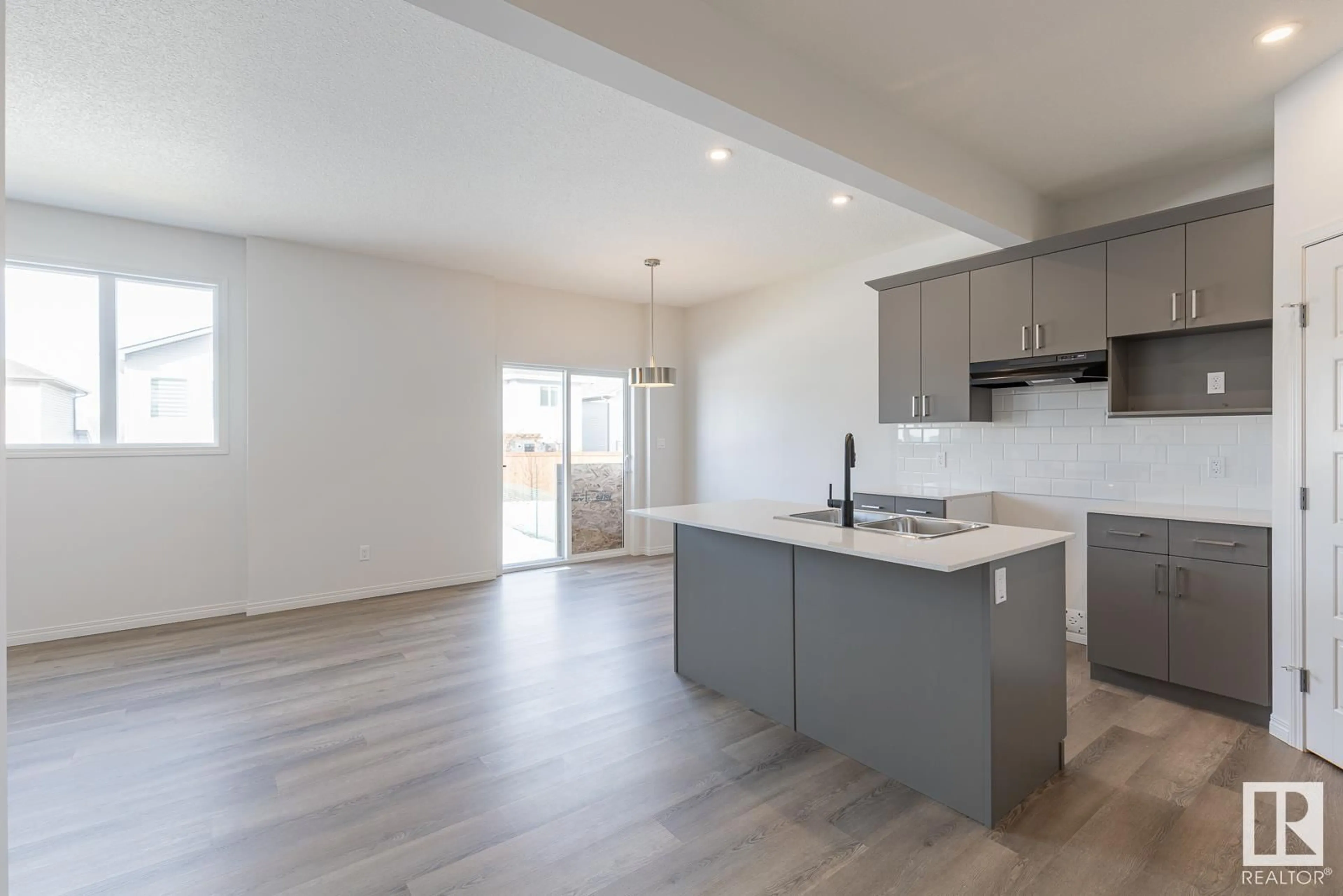 Open concept kitchen, unknown for 74 SILVERSTONE DR, Stony Plain Alberta T7Z0E8