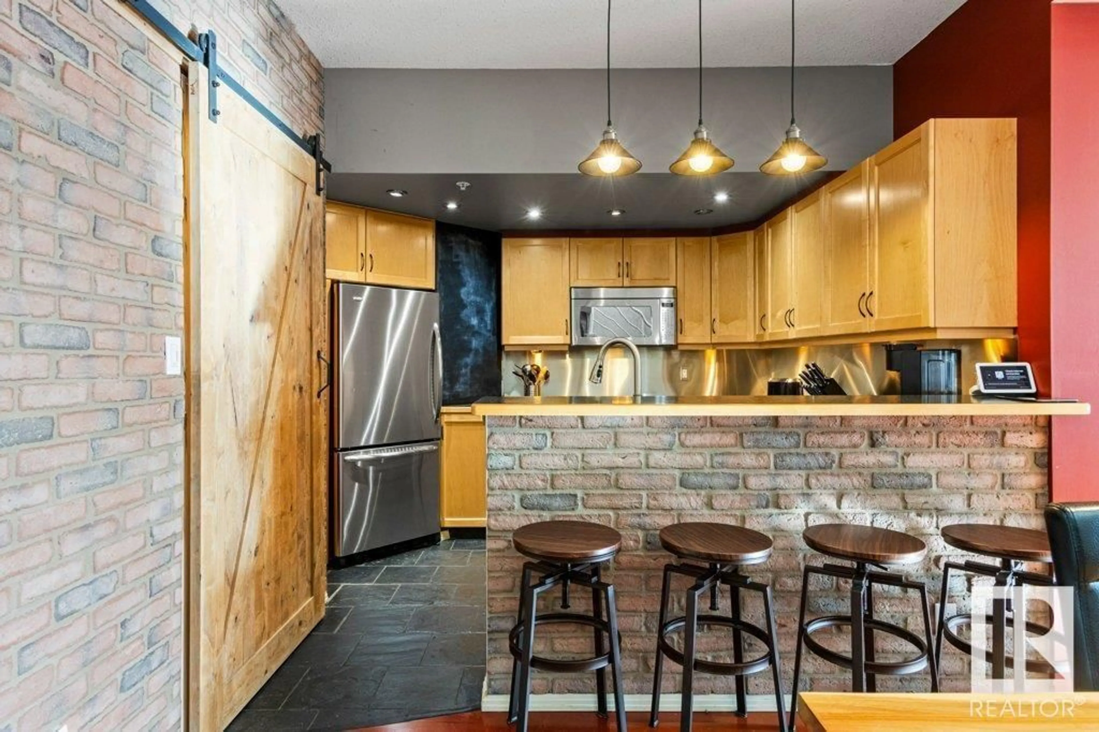 Contemporary kitchen, unknown for #407 10711 83 AV NW, Edmonton Alberta T6E2E5