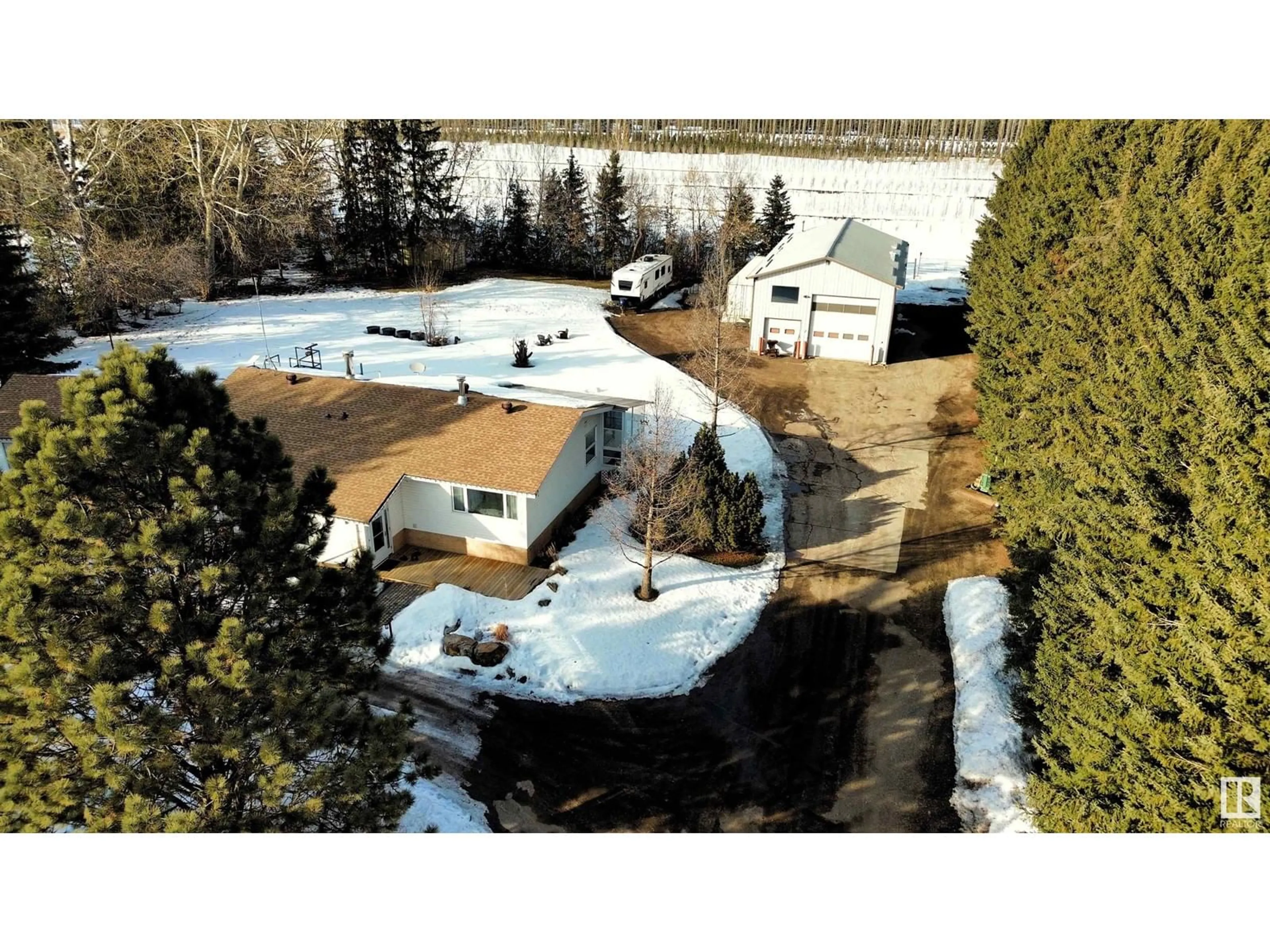 A pic from outside/outdoor area/front of a property/back of a property/a pic from drone, unknown for 25104 COAL MINE RD, Rural Sturgeon County Alberta T8T0J2