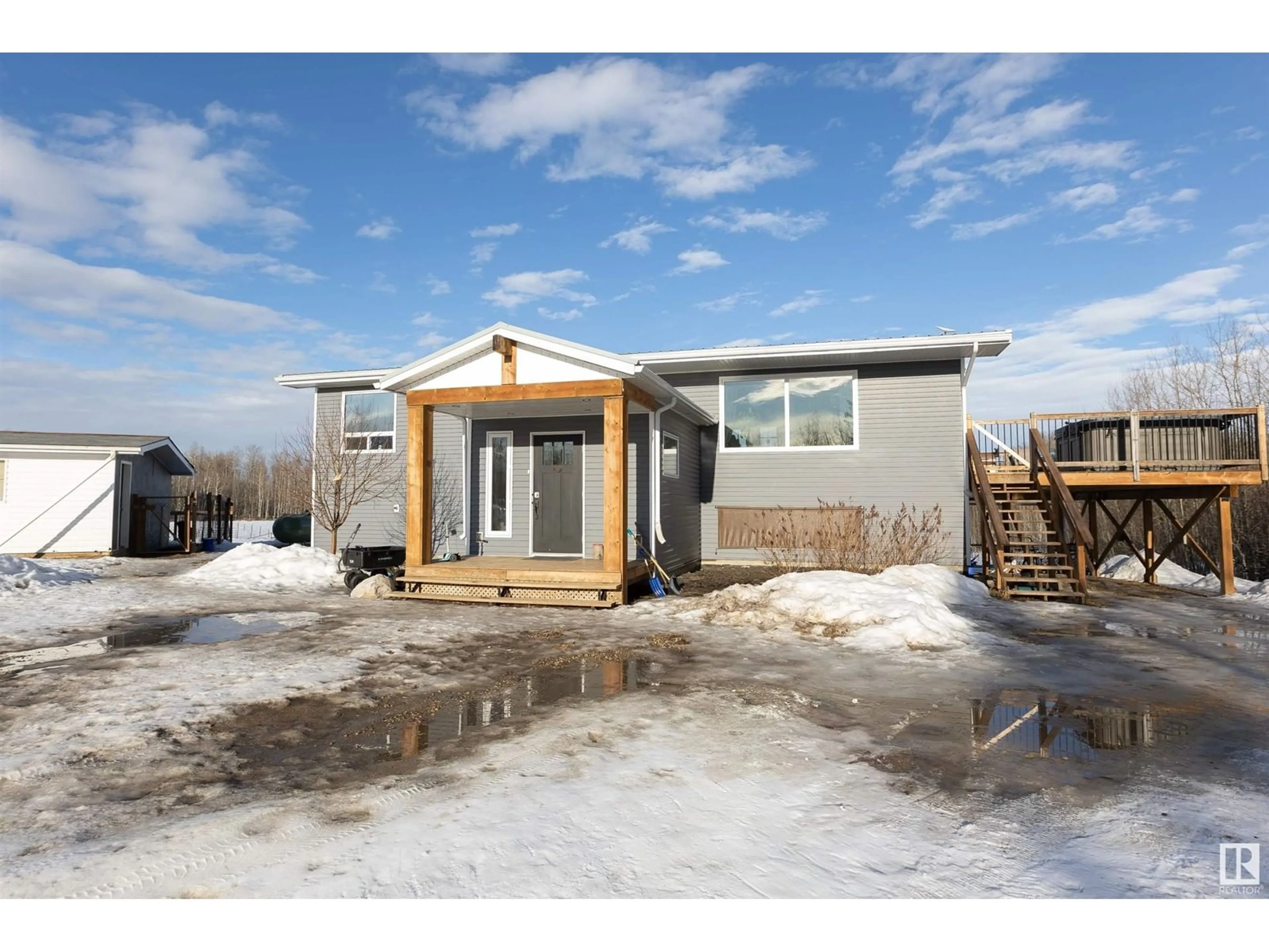 Home with vinyl exterior material, building for 56319 RGE RD 13, Rural Barrhead County Alberta T0E1V0