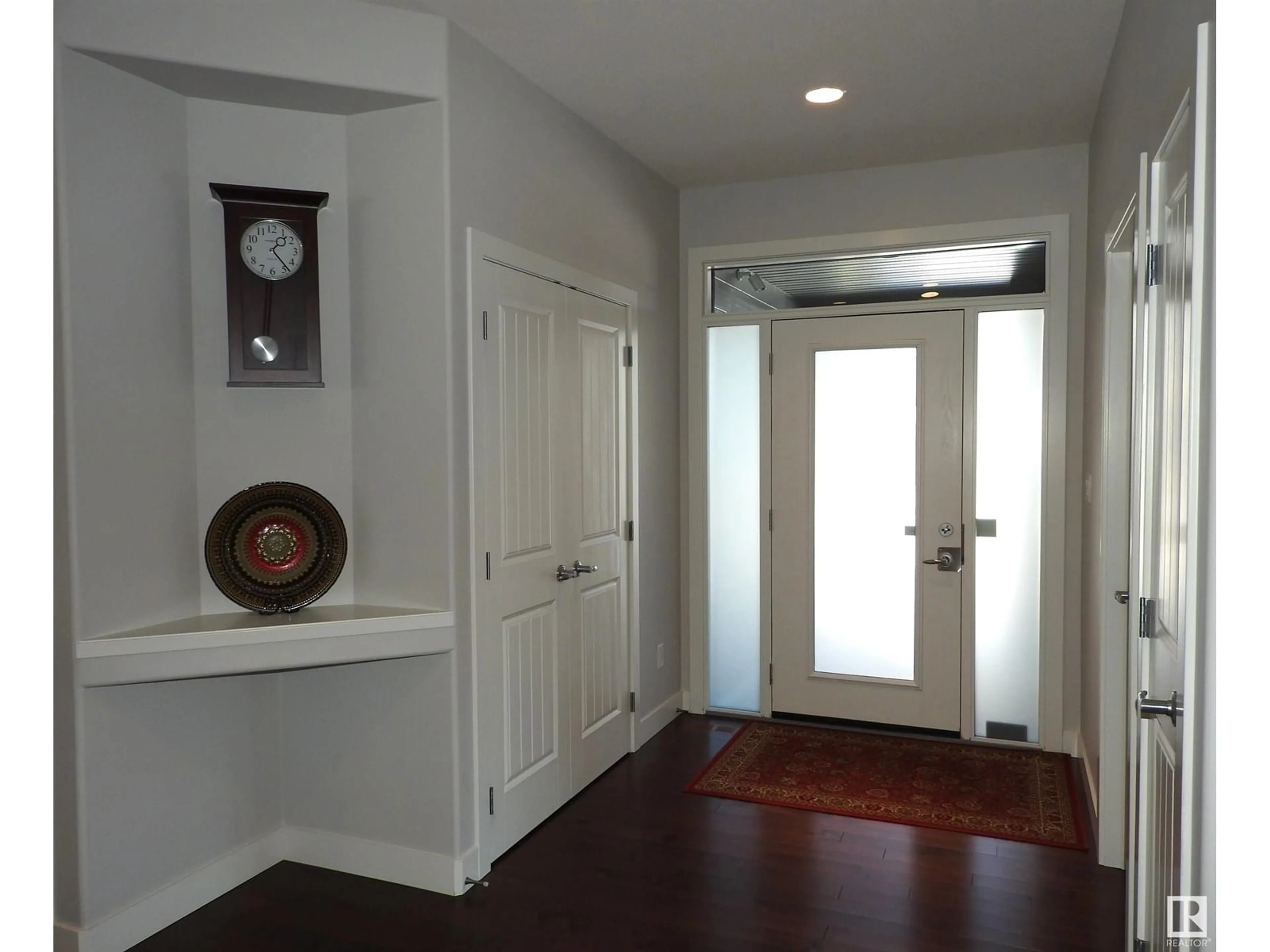 Indoor entryway for 1132 HAINSTOCK GR SW, Edmonton Alberta T6W2T8