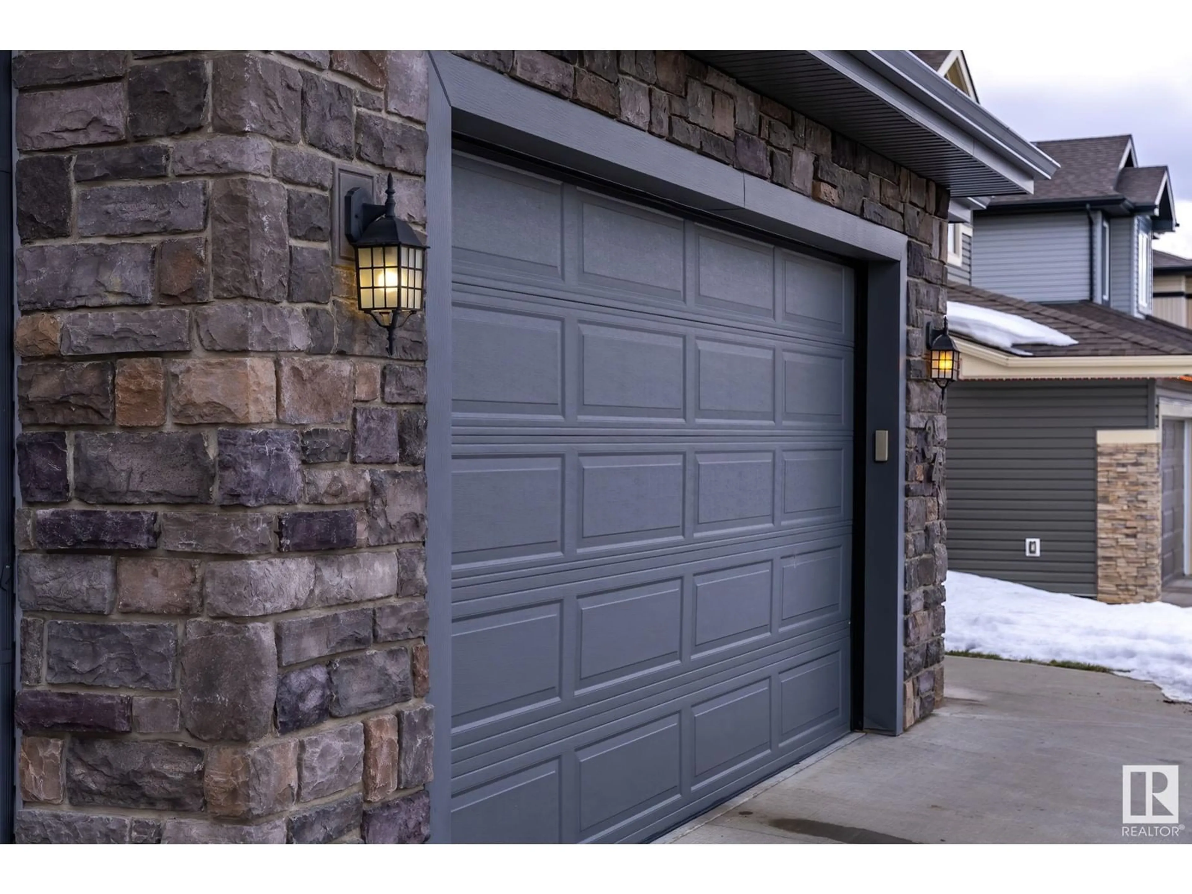 Indoor garage for 34 NAULT CR, St. Albert Alberta T8N4H9