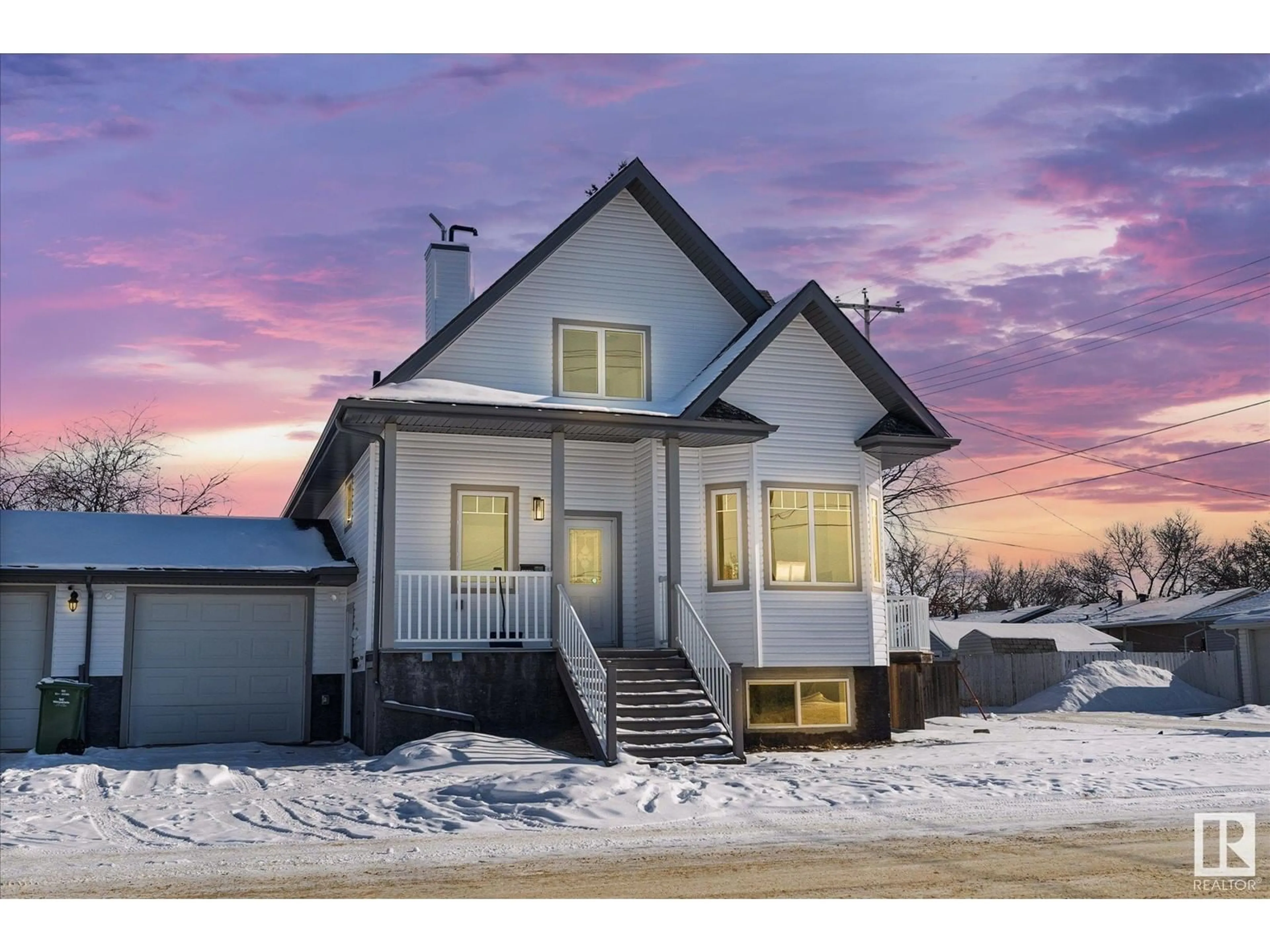 Home with vinyl exterior material, street for 4807 48 ST, Wetaskiwin Alberta T9A1H2