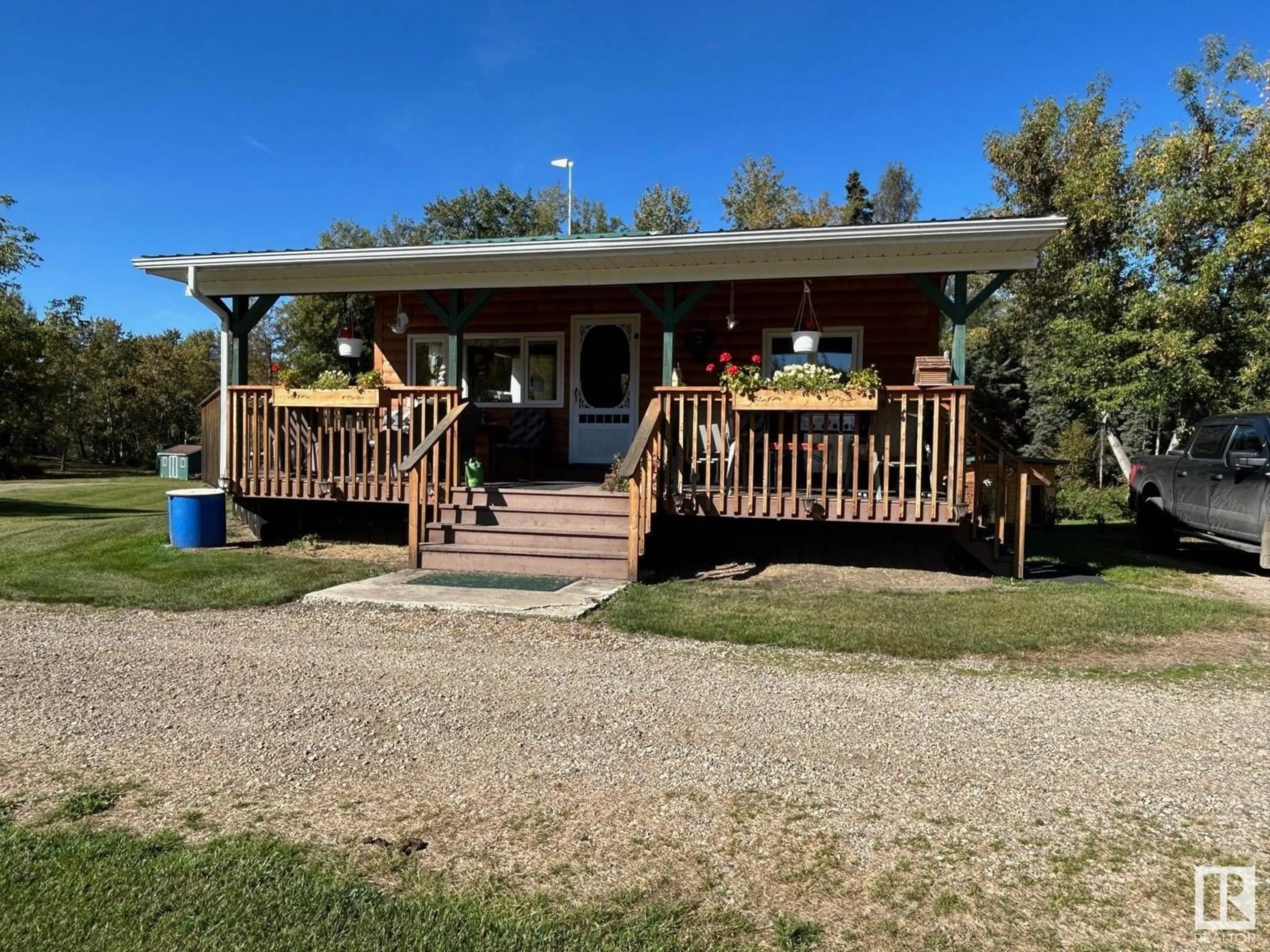 A pic from outside/outdoor area/front of a property/back of a property/a pic from drone, unknown for 61318 RANGE ROAD 224, Rural Thorhild County Alberta T0A3J0