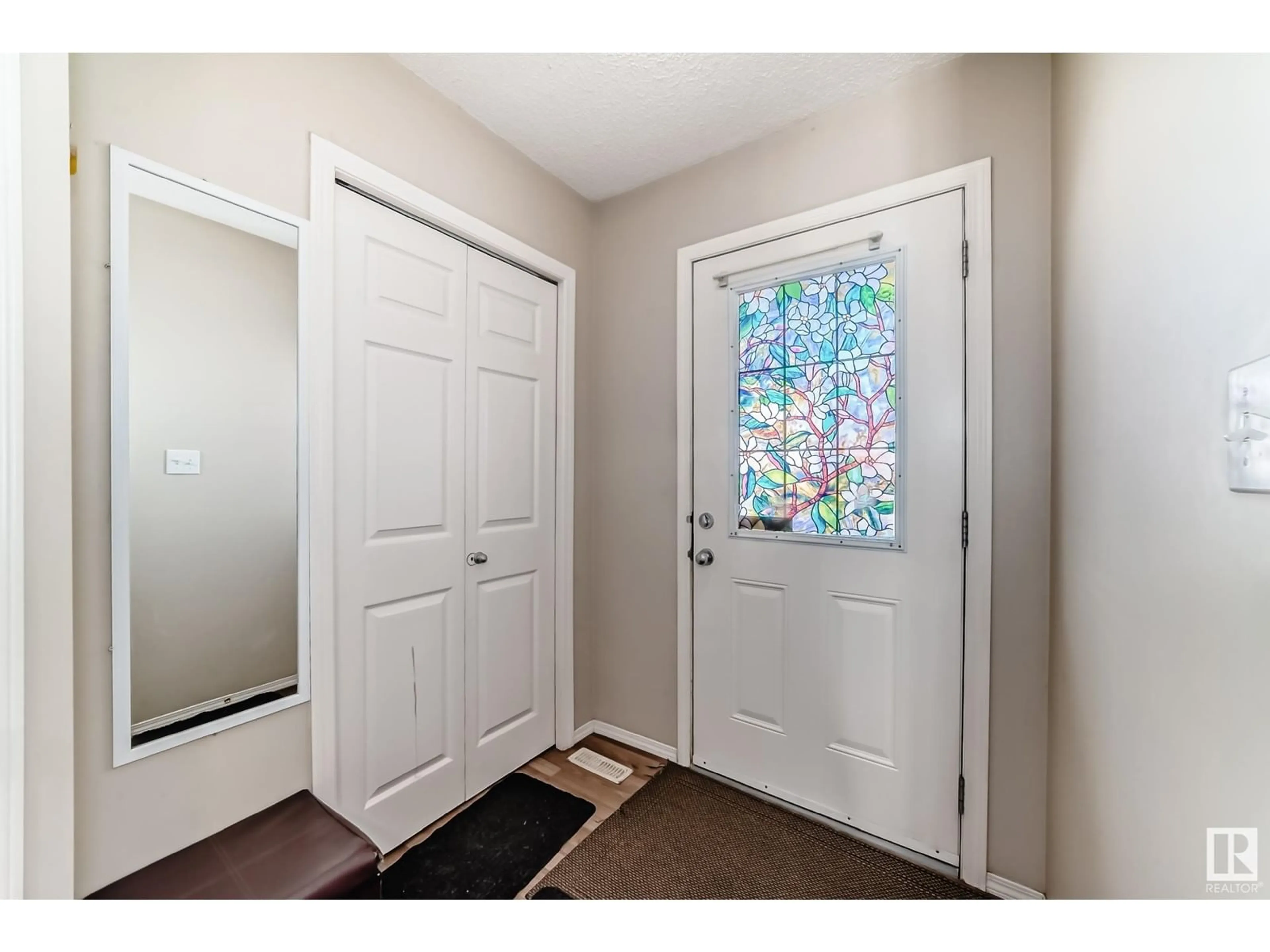 Indoor entryway for 5955 164 AV NW, Edmonton Alberta T5Y0B2