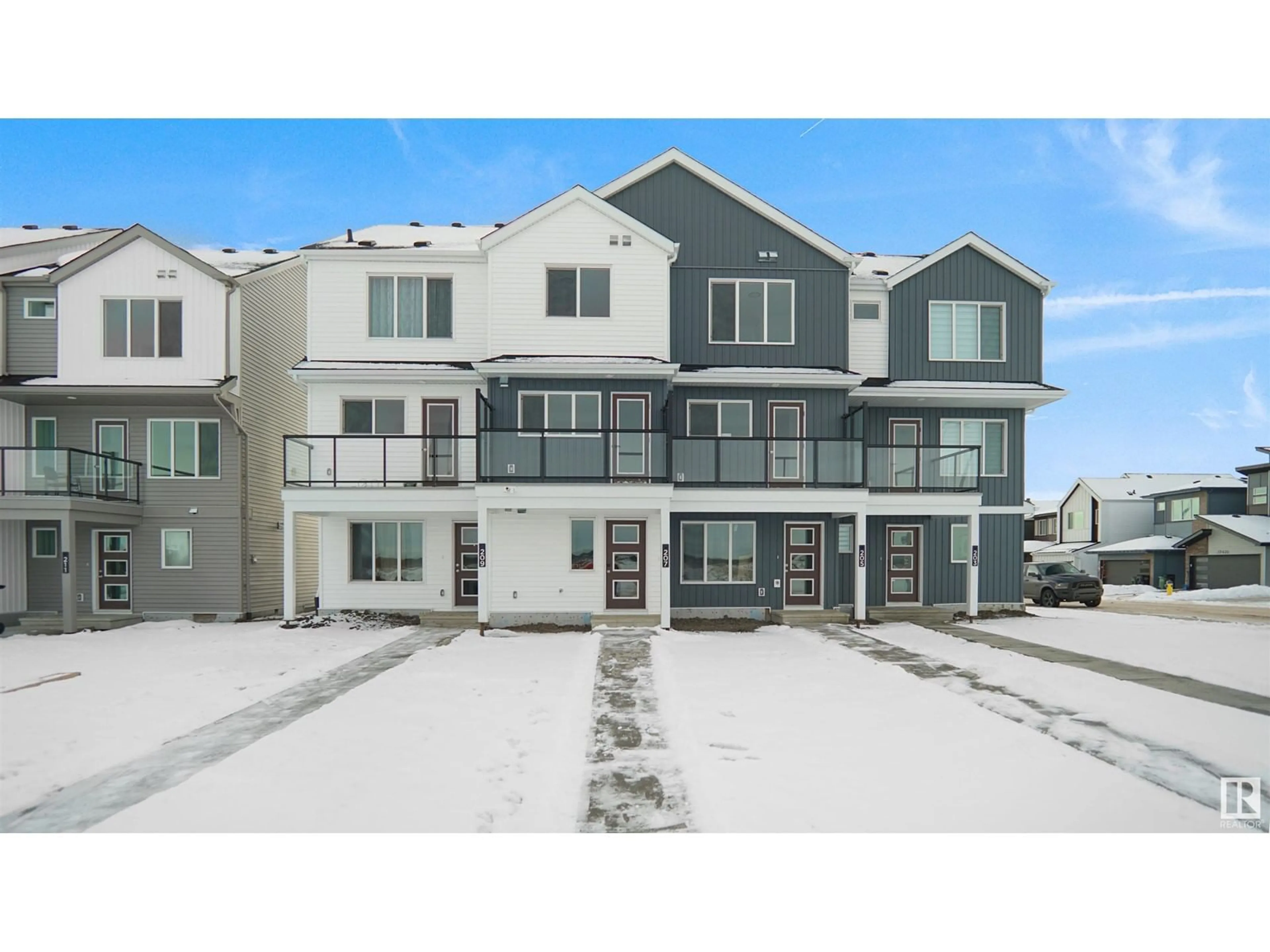 Home with vinyl exterior material, street for 120 FICUS WY, Fort Saskatchewan Alberta T8L0Z6