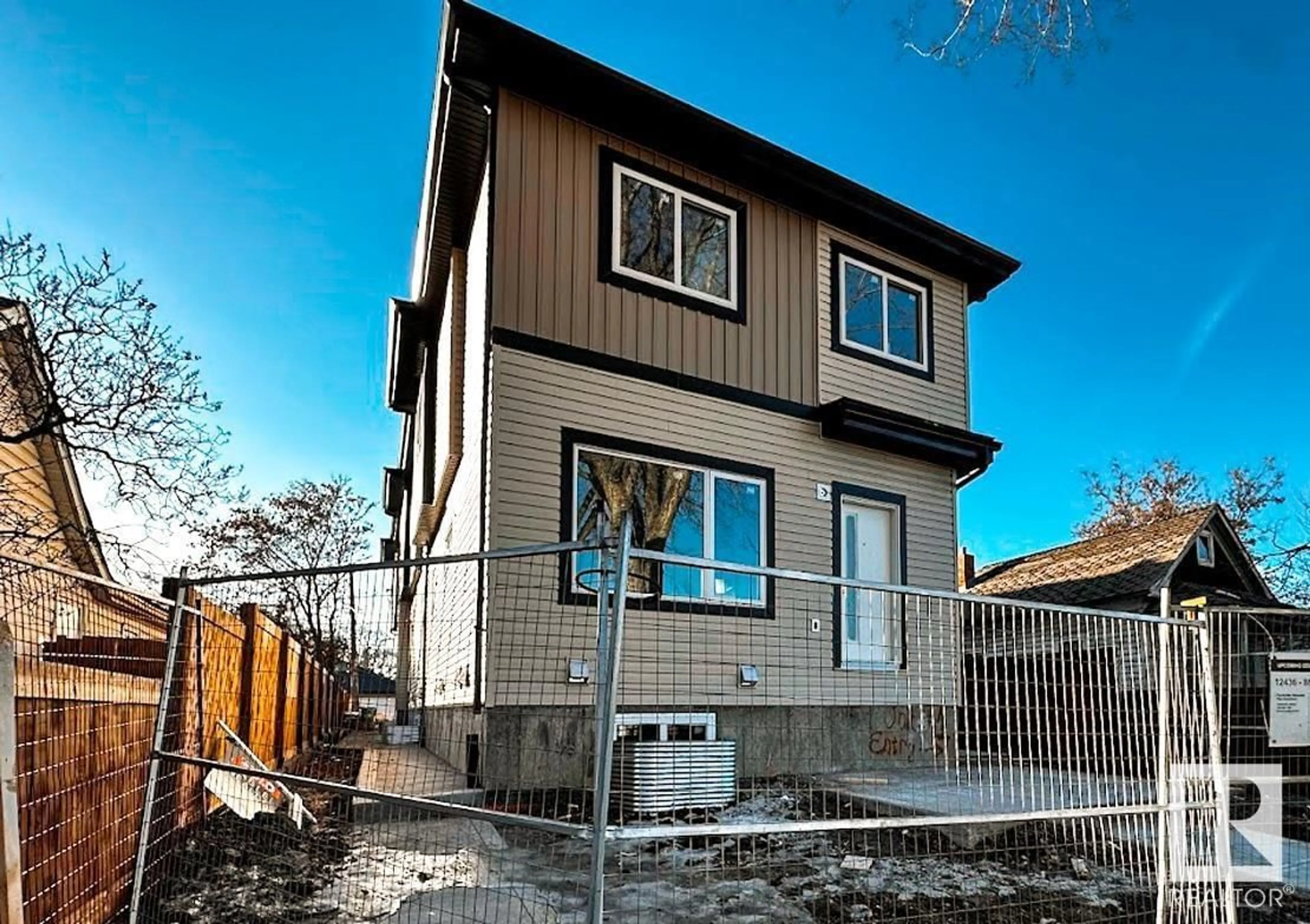 Home with vinyl exterior material, street for 12436 88 ST NW, Edmonton Alberta T5B3T2