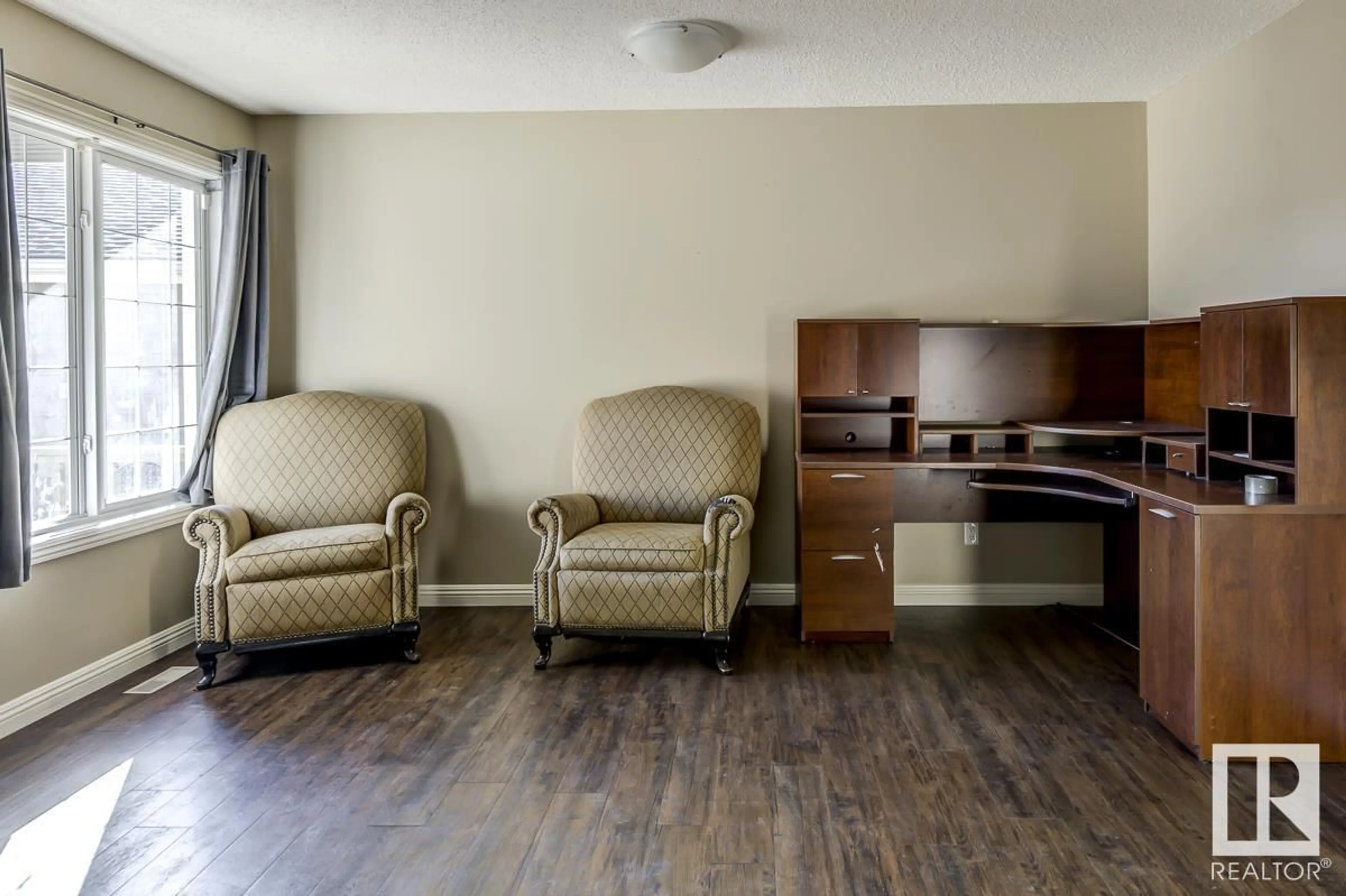 Living room with furniture, unknown for 28 BECKER CR, Fort Saskatchewan Alberta T8L0C1