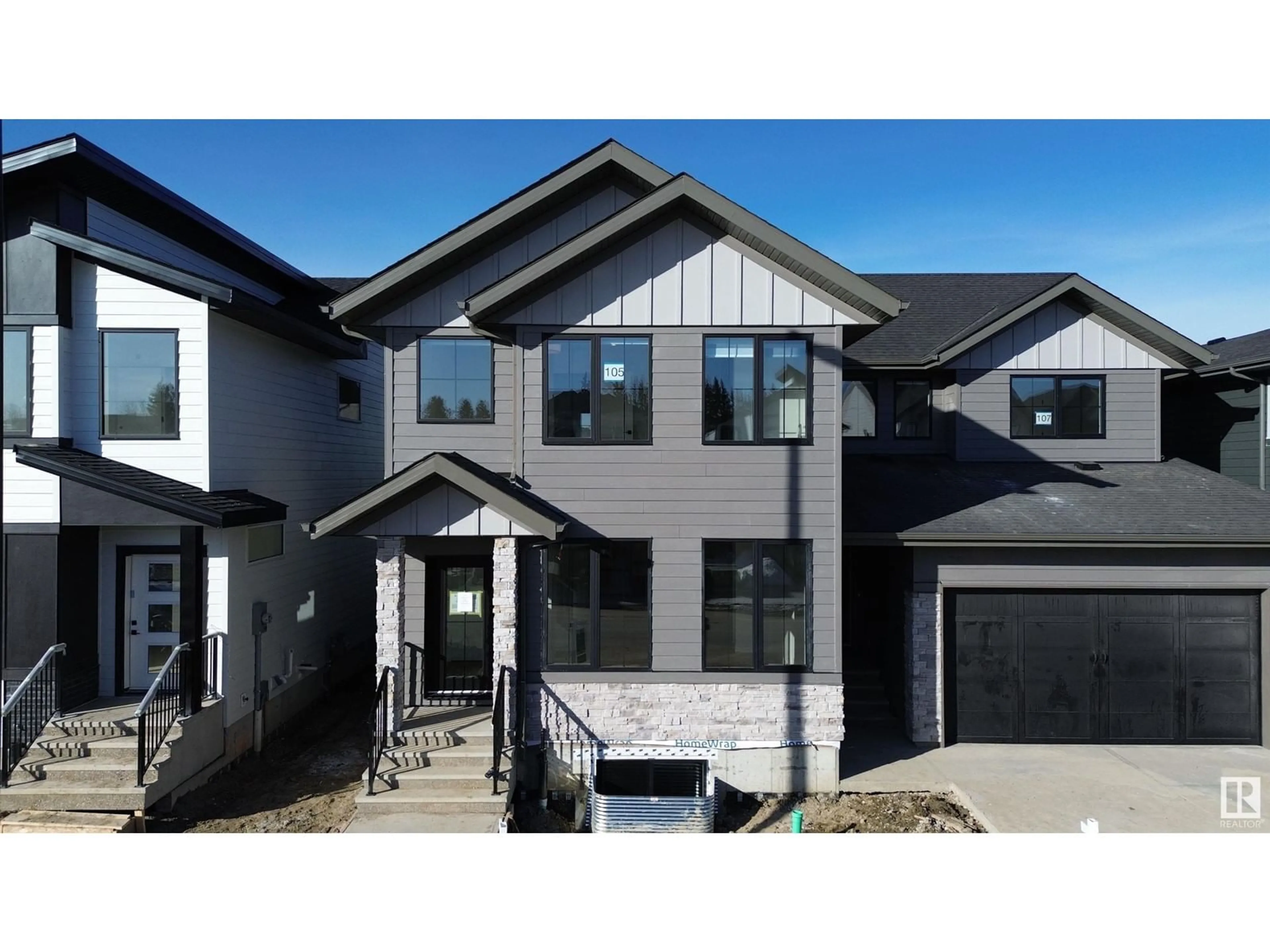 Home with vinyl exterior material, street for 105 NEWBURY CI, Sherwood Park Alberta T8B0C4